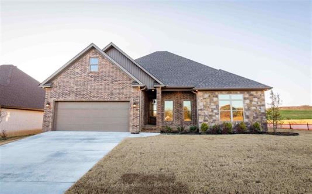 Home For Sale At 3613 Jaxon In Jonesboro Ar For 254 900