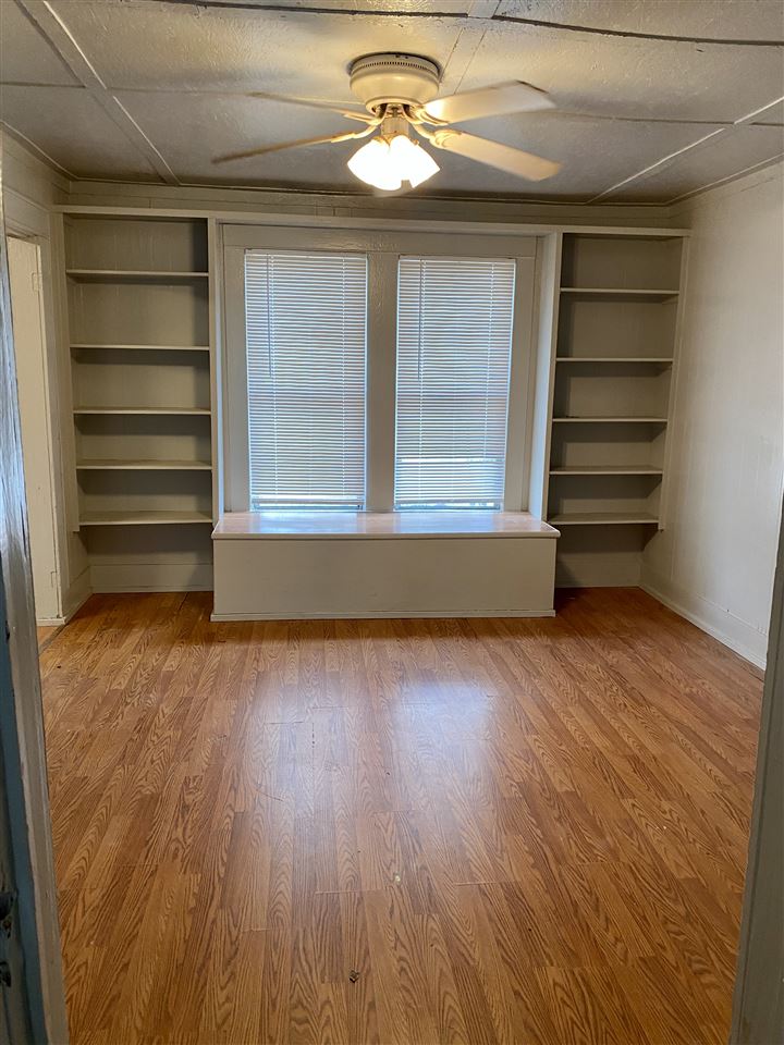 Home for Sale at 304 W Clifton in Morrilton, AR for 59,500 CENTURY