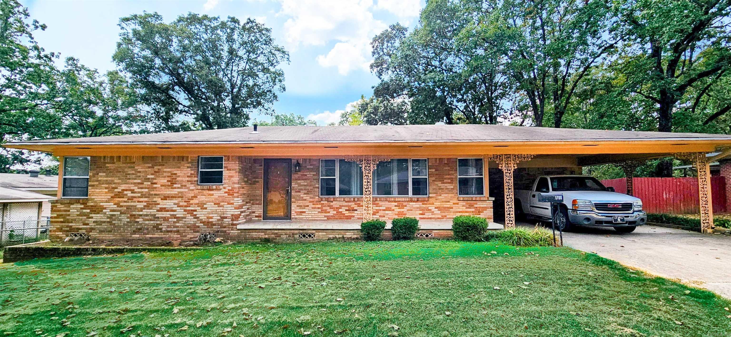 1708 Crestwood