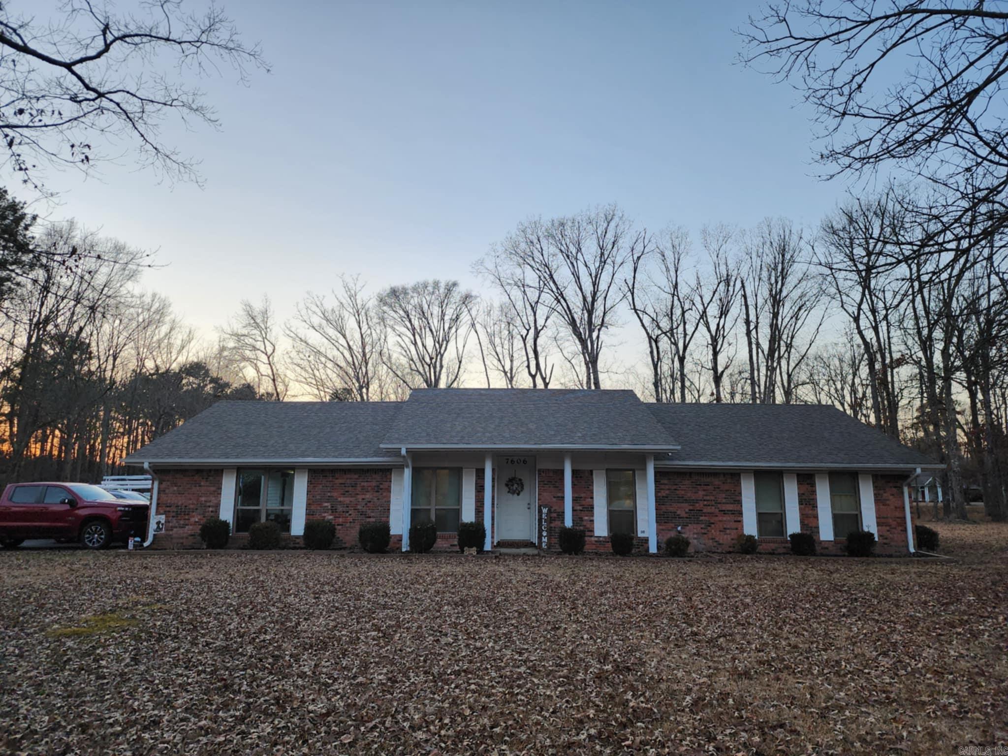 7606 Dolphin Drive