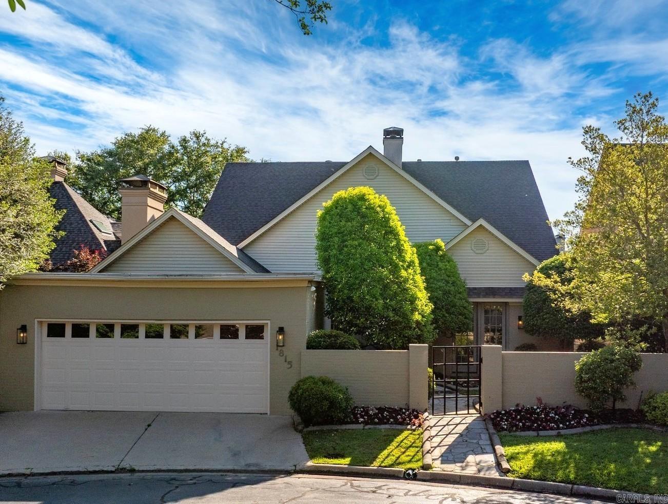 1815 River Heights