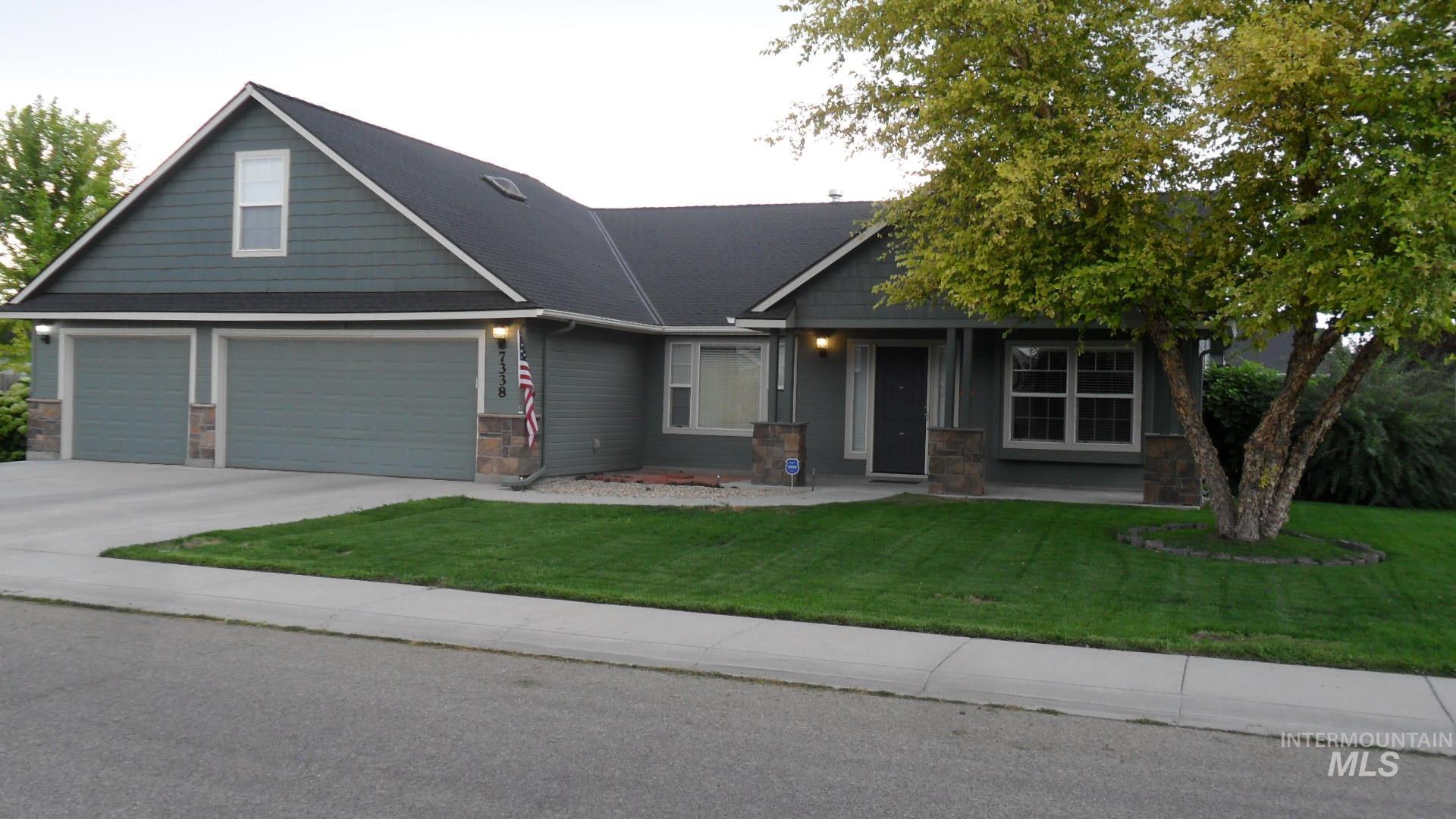 7338 E Saxton Lane, Nampa, Idaho 83687, 3 Bedrooms Bedrooms, ,3 BathroomsBathrooms,Residential,For Sale,7338 E Saxton Lane,98853063