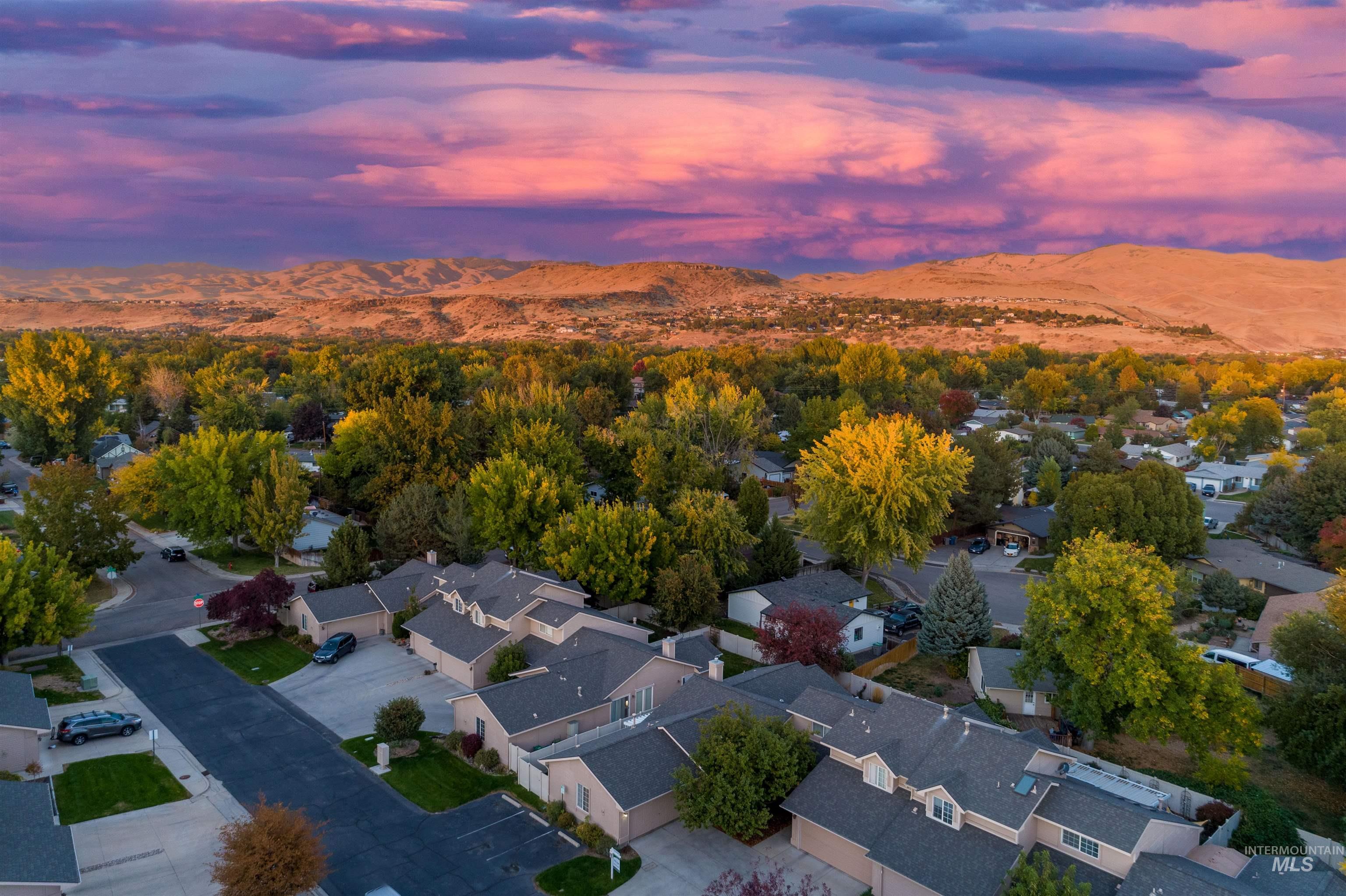 3058 S Cadet Lane, Boise, Idaho 83706, 3 Bedrooms Bedrooms, ,2 BathroomsBathrooms,Residential,For Sale,3058 S Cadet Lane,98860462