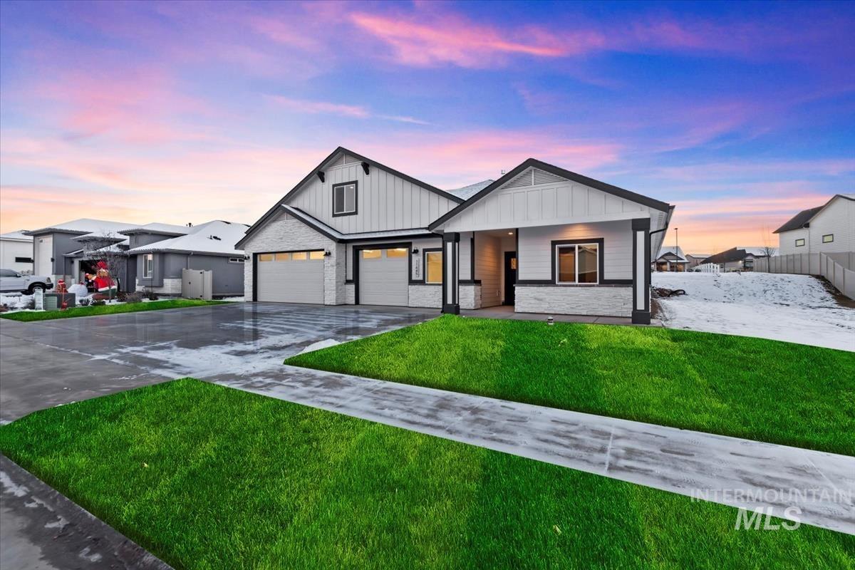 11645 W Collina Vista Dr., Nampa, Idaho 83686, 3 Bedrooms Bedrooms, ,2.5 BathroomsBathrooms,Residential,For Sale,11645 W Collina Vista Dr.,98860729