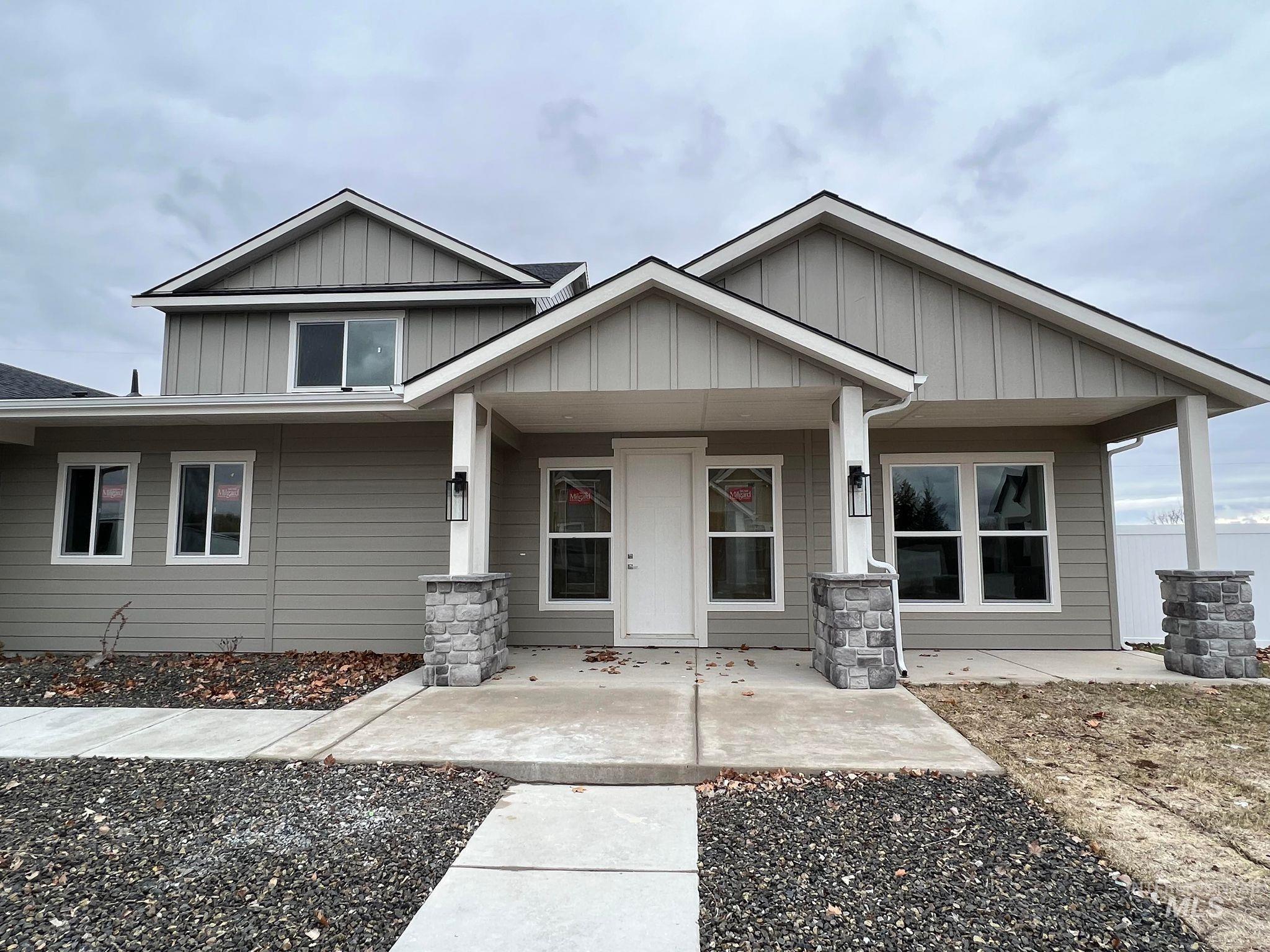 1329 Sunflower Ct, Nampa, Idaho 83686, 4 Bedrooms Bedrooms, ,2.5 BathroomsBathrooms,Residential,For Sale,1329 Sunflower Ct,98860962