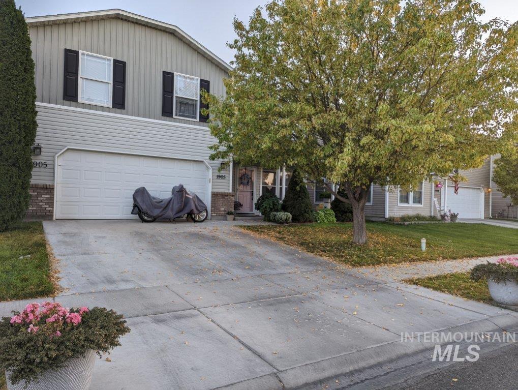 1905 W Dew Mist Drive, Nampa, Idaho 83651, 4 Bedrooms Bedrooms, ,2.5 BathroomsBathrooms,Residential,For Sale,1905 W Dew Mist Drive,98863127