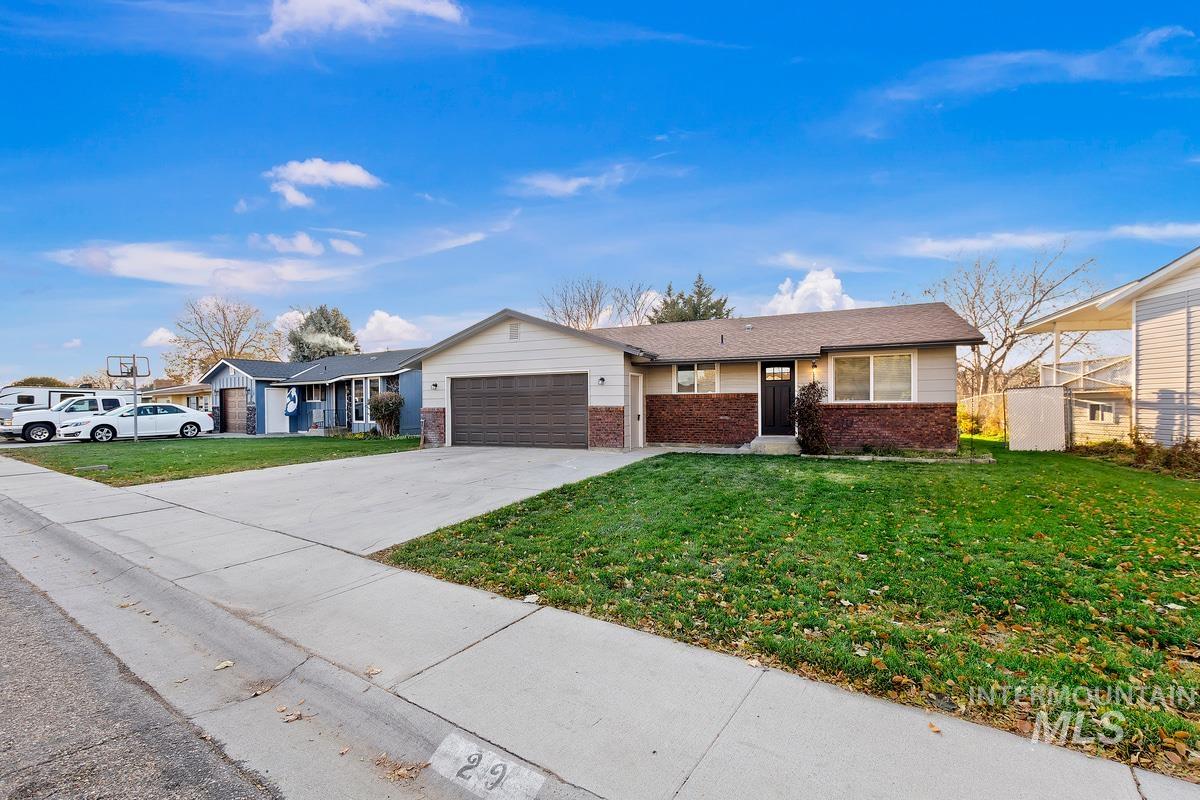 29 N Gem St., Nampa, Idaho 83651, 3 Bedrooms Bedrooms, ,2 BathroomsBathrooms,Residential,For Sale,29 N Gem St.,98863526