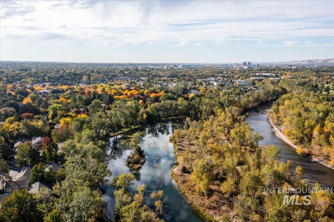 1916 S Lake Heron Lane, Boise, Idaho 83706, 2 Bedrooms Bedrooms, ,2.5 BathroomsBathrooms,Residential,For Sale,1916 S Lake Heron Lane,98865012