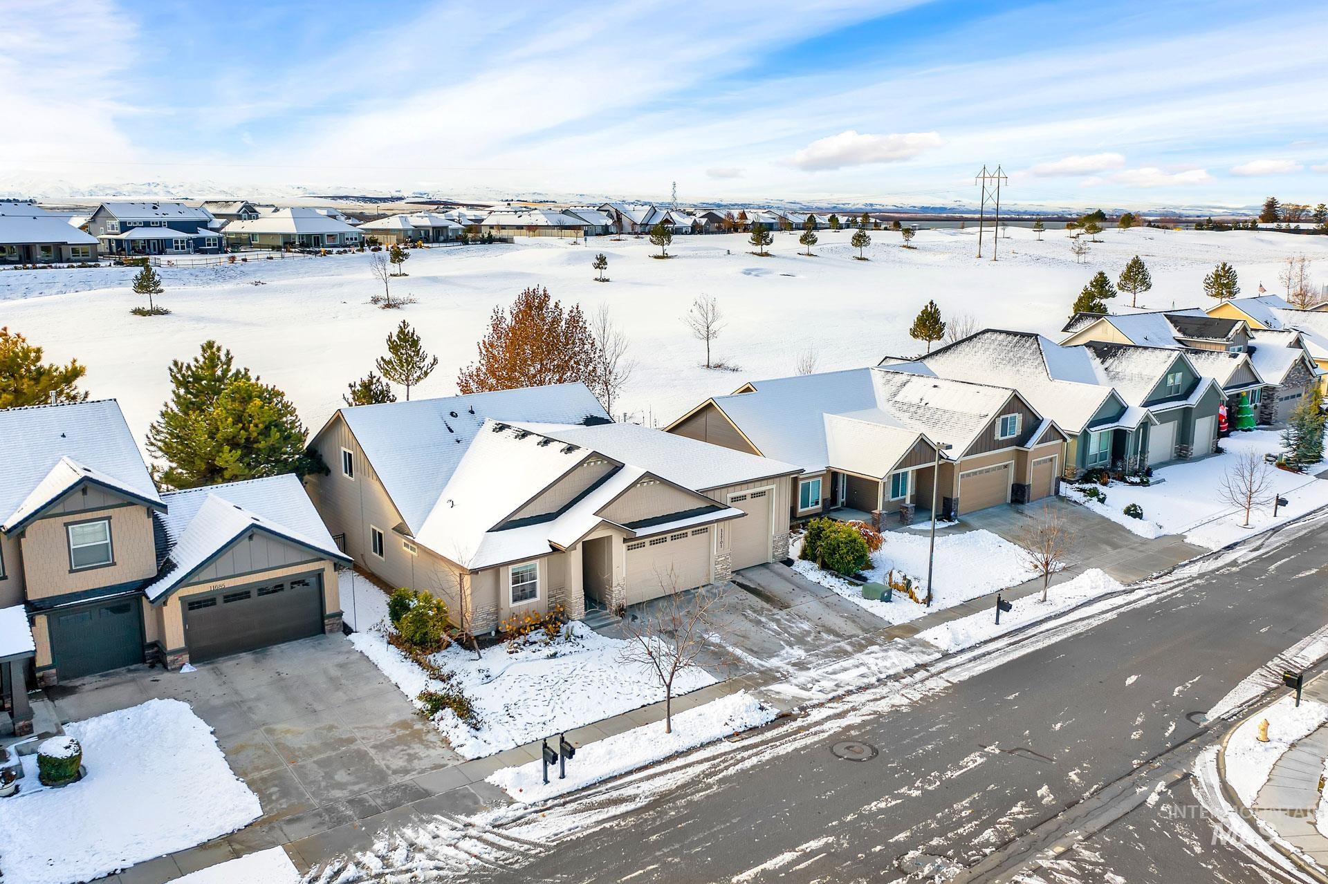 11701 W Cross Slope Way, Nampa, Idaho 83686, 4 Bedrooms Bedrooms, ,3 BathroomsBathrooms,Residential,For Sale,11701 W Cross Slope Way,98865154