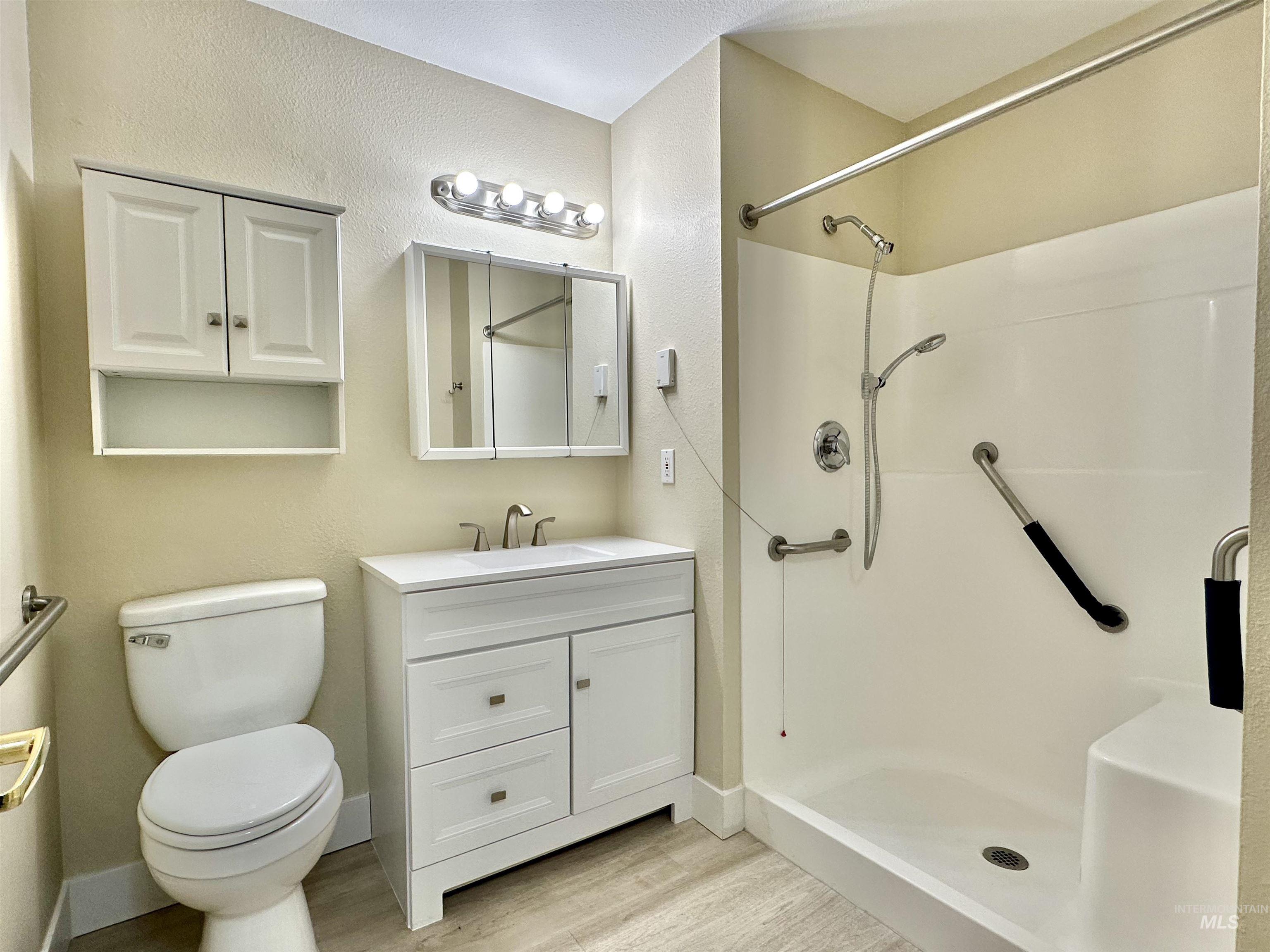 767 E Parkcenter Blvd, Boise, Idaho 83706, ,1 BathroomBathrooms,Rental,For Sale,767 E Parkcenter Blvd,98865417