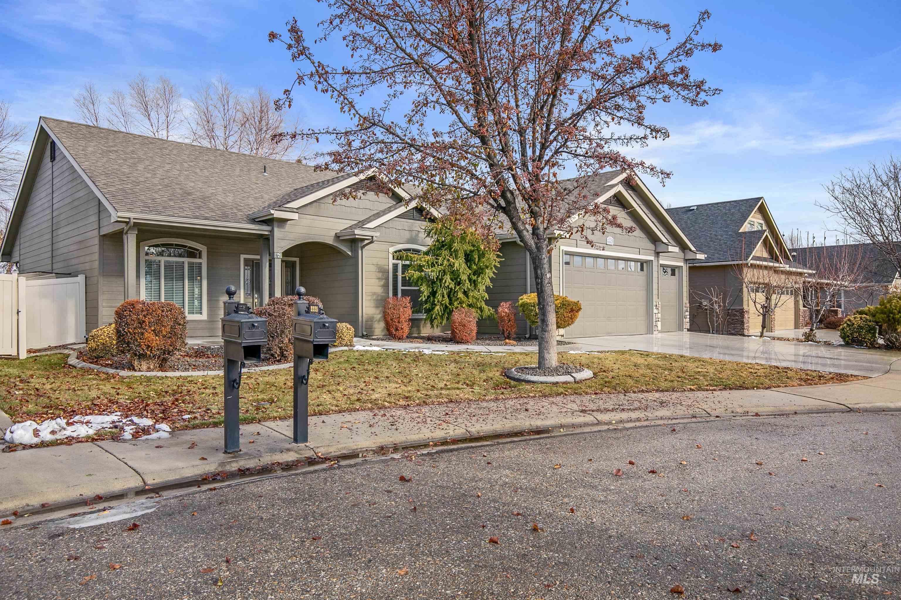 2225 W Herron Loop, Nampa, Idaho 83686, 3 Bedrooms Bedrooms, ,2 BathroomsBathrooms,Residential,For Sale,2225 W Herron Loop,98865699