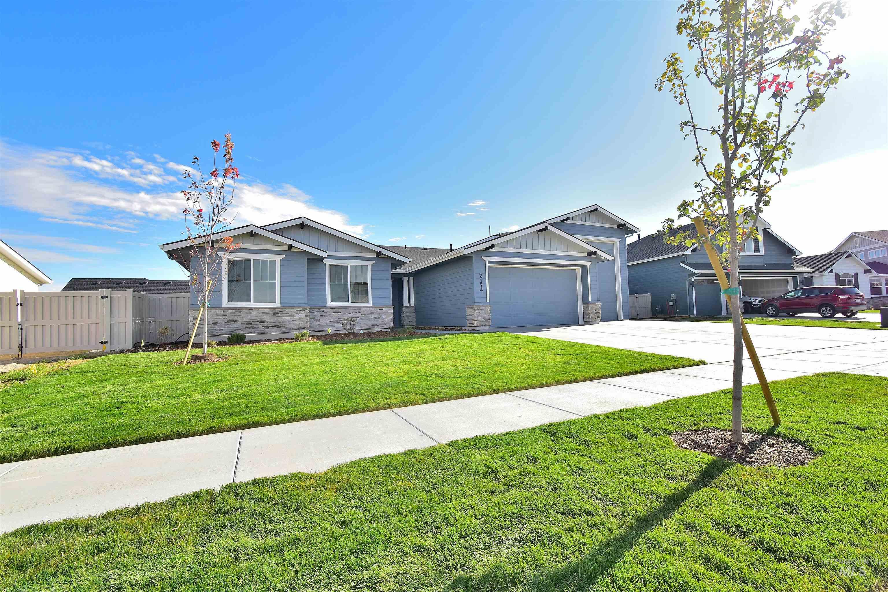 2174 N Andalusian Avenue, Middleton, Idaho 83644, 3 Bedrooms Bedrooms, ,2 BathroomsBathrooms,Residential,For Sale,2174 N Andalusian Avenue,98866125