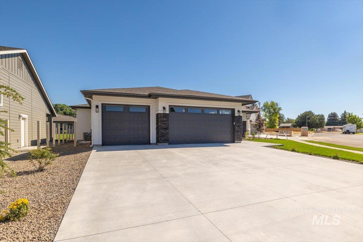 144 Beechwood, Nampa, Idaho 83686, 4 Bedrooms Bedrooms, ,2 BathroomsBathrooms,Residential,For Sale,144 Beechwood,98866349