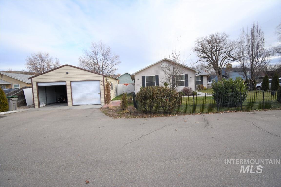 5908 W Elmer St, Boise, Idaho 83703, ,1 BathroomBathrooms,Rental,For Sale,5908 W Elmer St,98866715