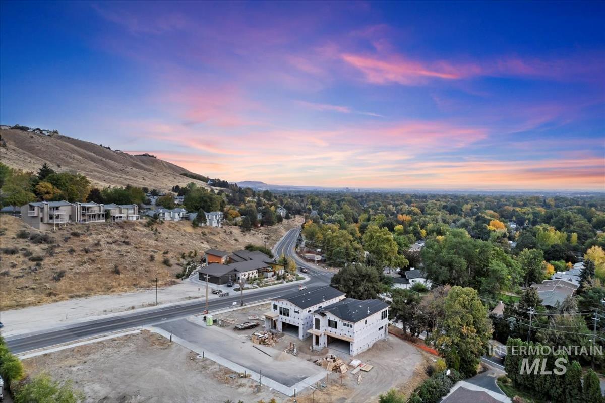 4825 W Palo Verde Lane, Boise, Idaho 83703, 3 Bedrooms Bedrooms, ,2.5 BathroomsBathrooms,Residential,For Sale,4825 W Palo Verde Lane,98866884