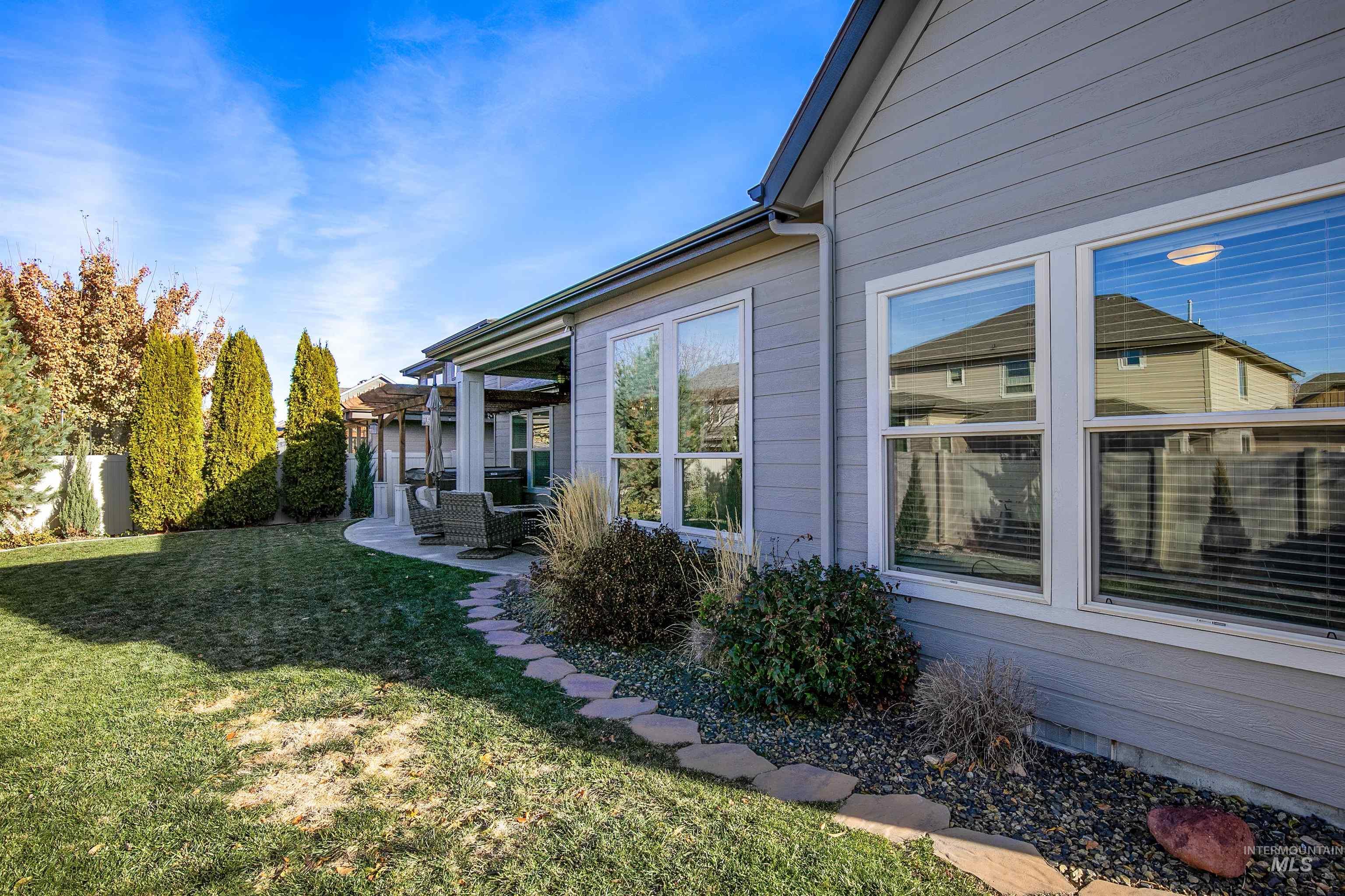 4331 S Leanato Ave., Meridian, Idaho 83642, 3 Bedrooms Bedrooms, ,3.5 BathroomsBathrooms,Residential,For Sale,4331 S Leanato Ave.,98866998