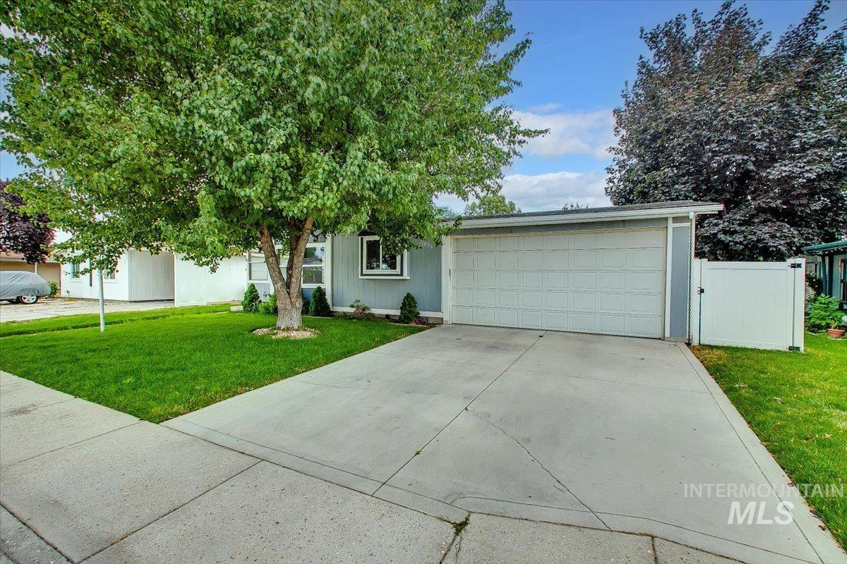 10693 W Glen Ellyn St, Boise, Idaho 83713-5171, 2 Bedrooms Bedrooms, ,2 BathroomsBathrooms,Residential,For Sale,10693 W Glen Ellyn St,98867082