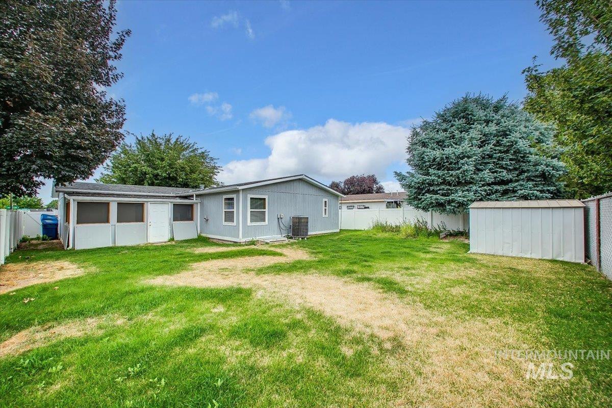 10693 W Glen Ellyn St, Boise, Idaho 83713-5171, 2 Bedrooms Bedrooms, ,2 BathroomsBathrooms,Residential,For Sale,10693 W Glen Ellyn St,98867082