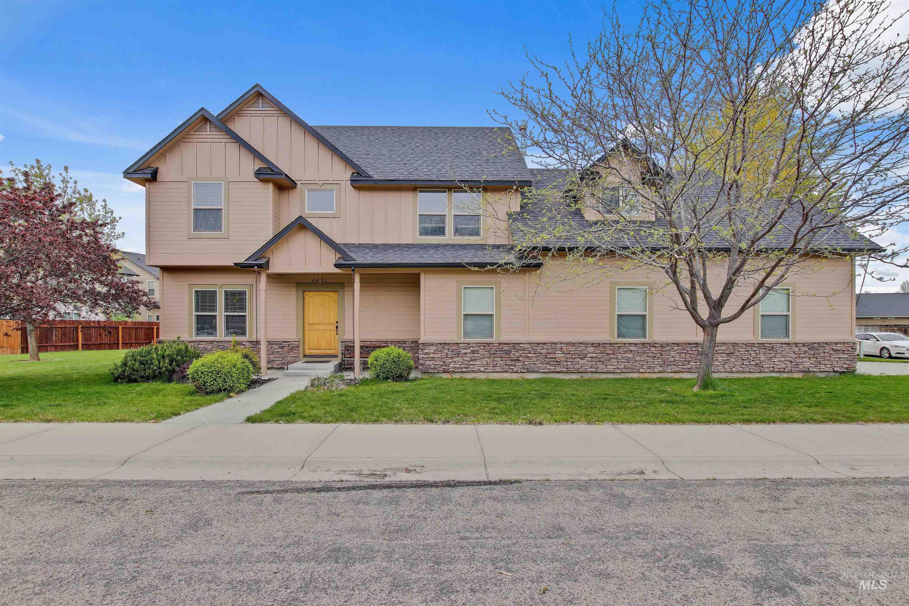 4811 S Silverhills Ave, Boise, Idaho 83709, 4 Bedrooms Bedrooms, ,2.5 BathroomsBathrooms,Residential,For Sale,4811 S Silverhills Ave,98867139