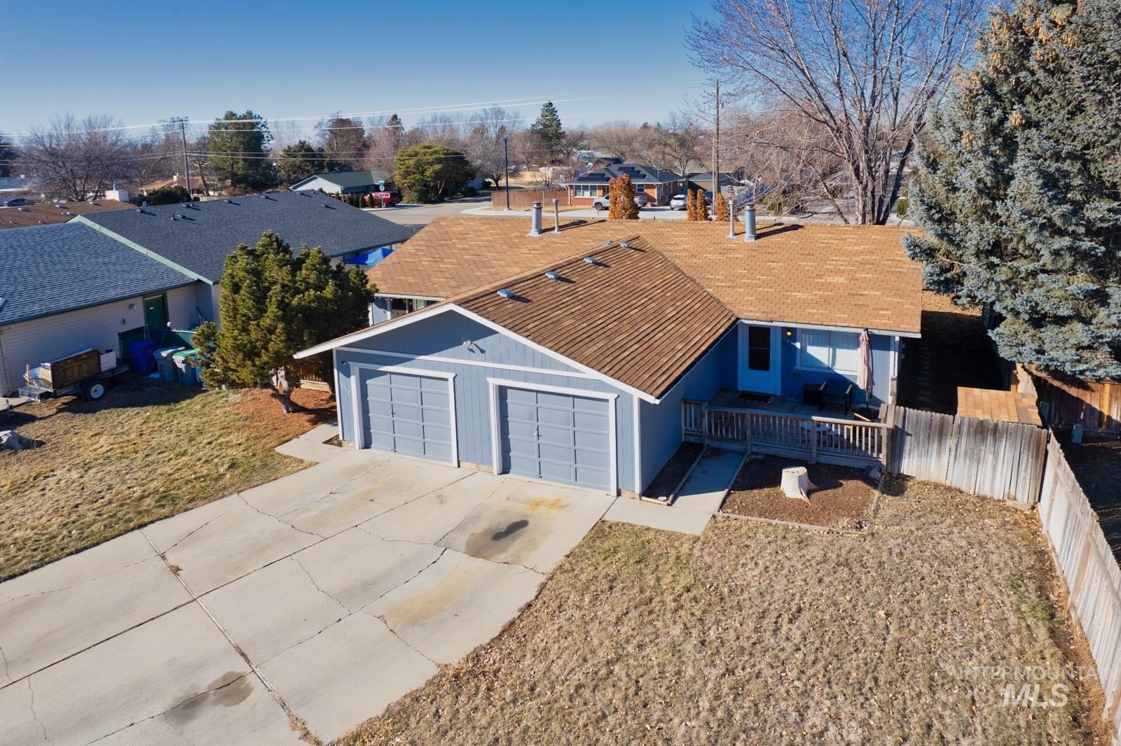 10543 W Poppy, Boise, Idaho 83704, ,Residential Income,For Sale,10543 W Poppy,98867405