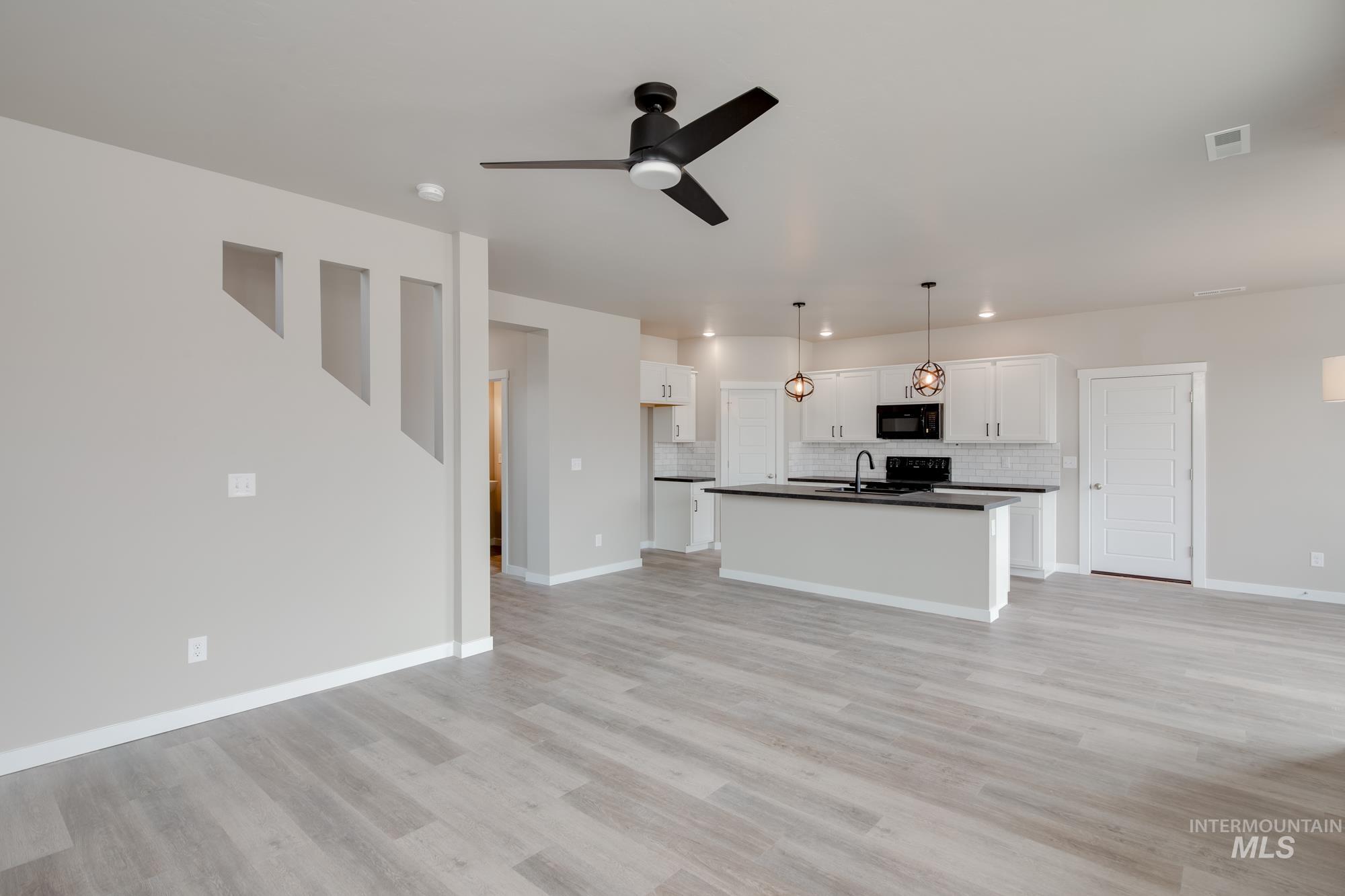 3009 N Bowknot Lake Ave, Star, Idaho 83669, 4 Bedrooms Bedrooms, ,2.5 BathroomsBathrooms,Residential,For Sale,3009 N Bowknot Lake Ave,98867565