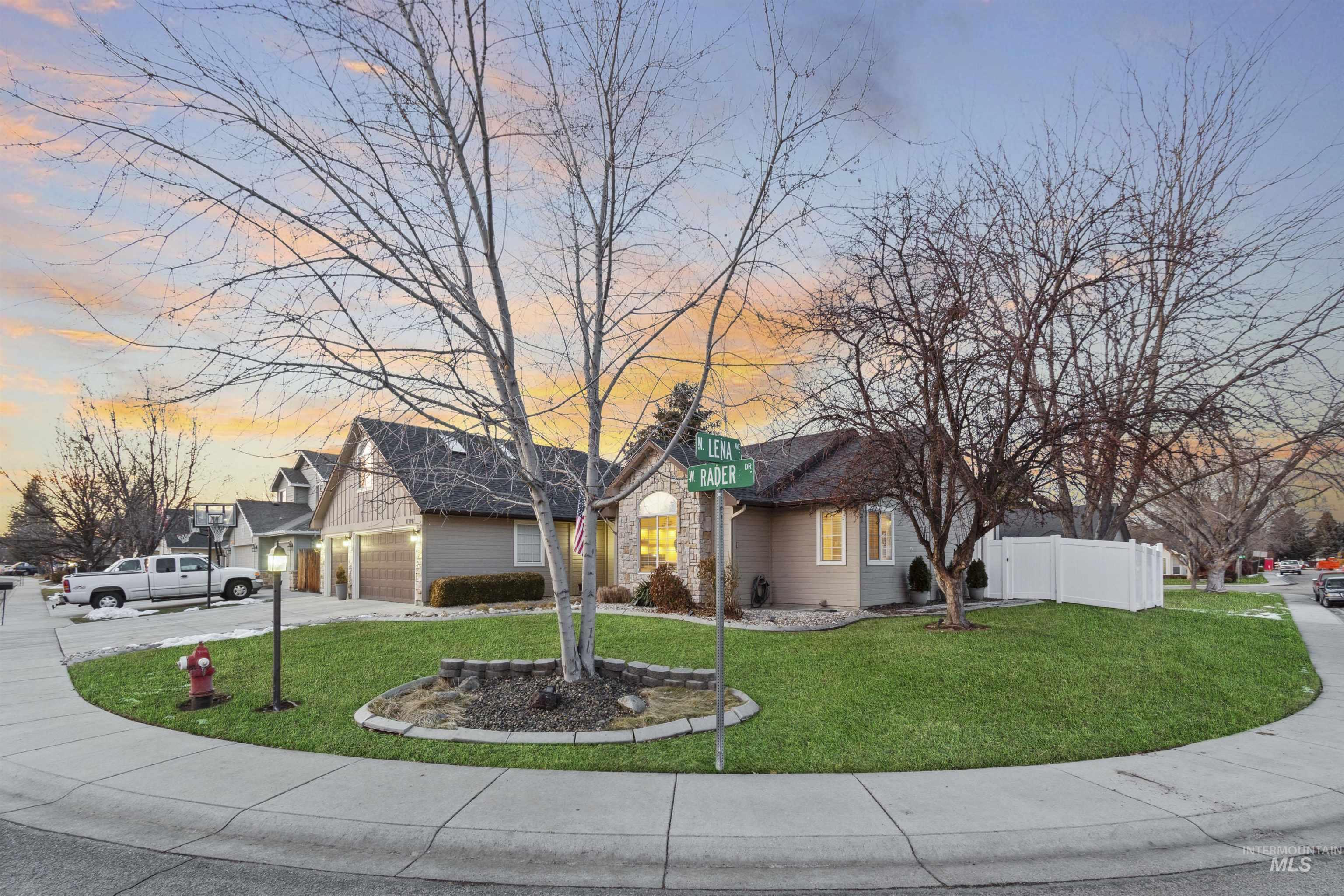 11776 W Rader Dr, Boise, Idaho 83713, 3 Bedrooms Bedrooms, ,2 BathroomsBathrooms,Residential,For Sale,11776 W Rader Dr,98867588