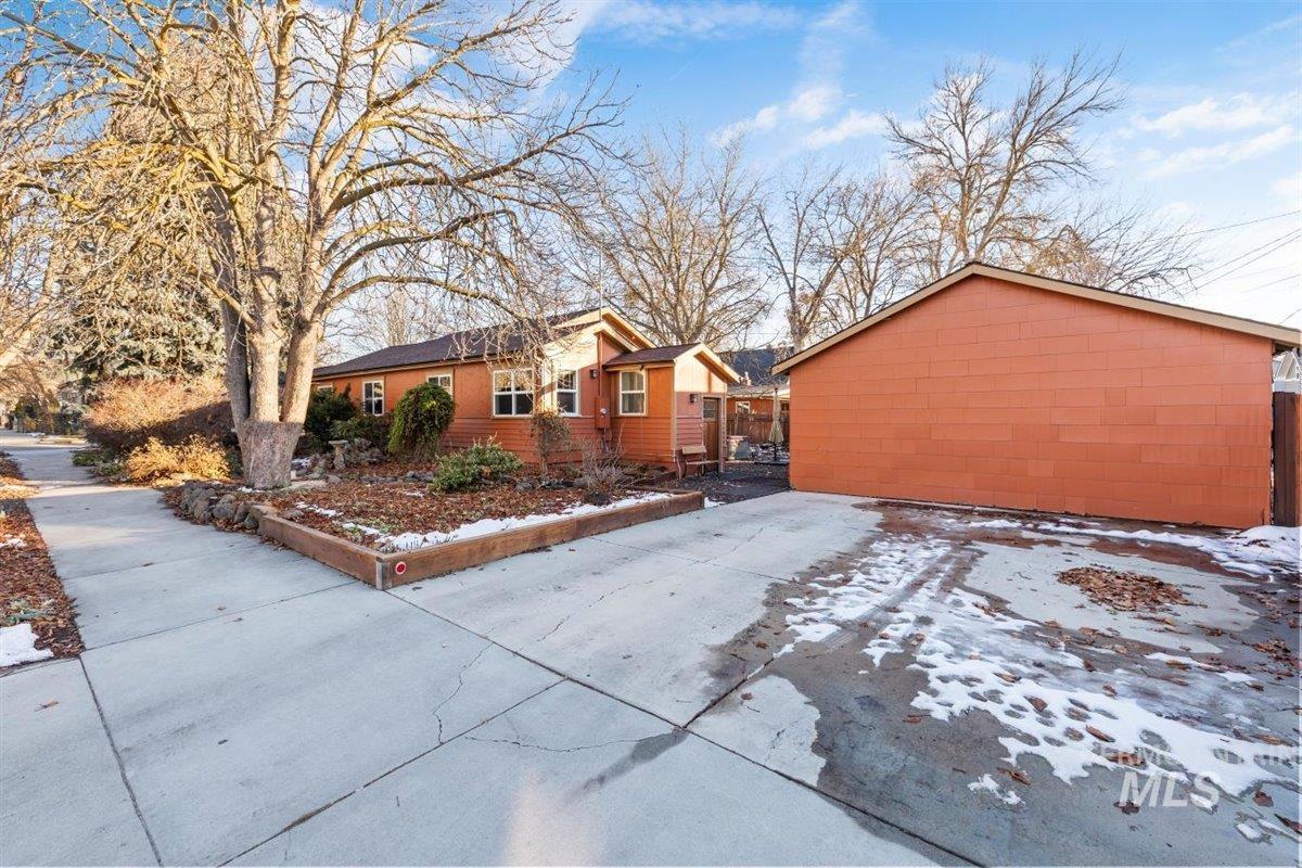 1419 N 11th St, Boise, Idaho 83702-3504, 3 Bedrooms Bedrooms, ,2 BathroomsBathrooms,Residential,For Sale,1419 N 11th St,98867648