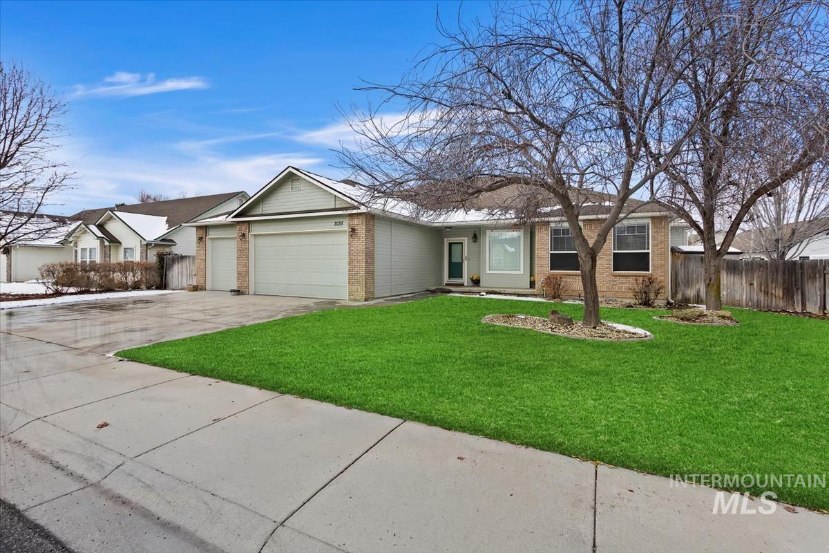 3035 S Gold Bar Ave, Meridian, Idaho 83642, 4 Bedrooms Bedrooms, ,2 BathroomsBathrooms,Residential,For Sale,3035 S Gold Bar Ave,98867649