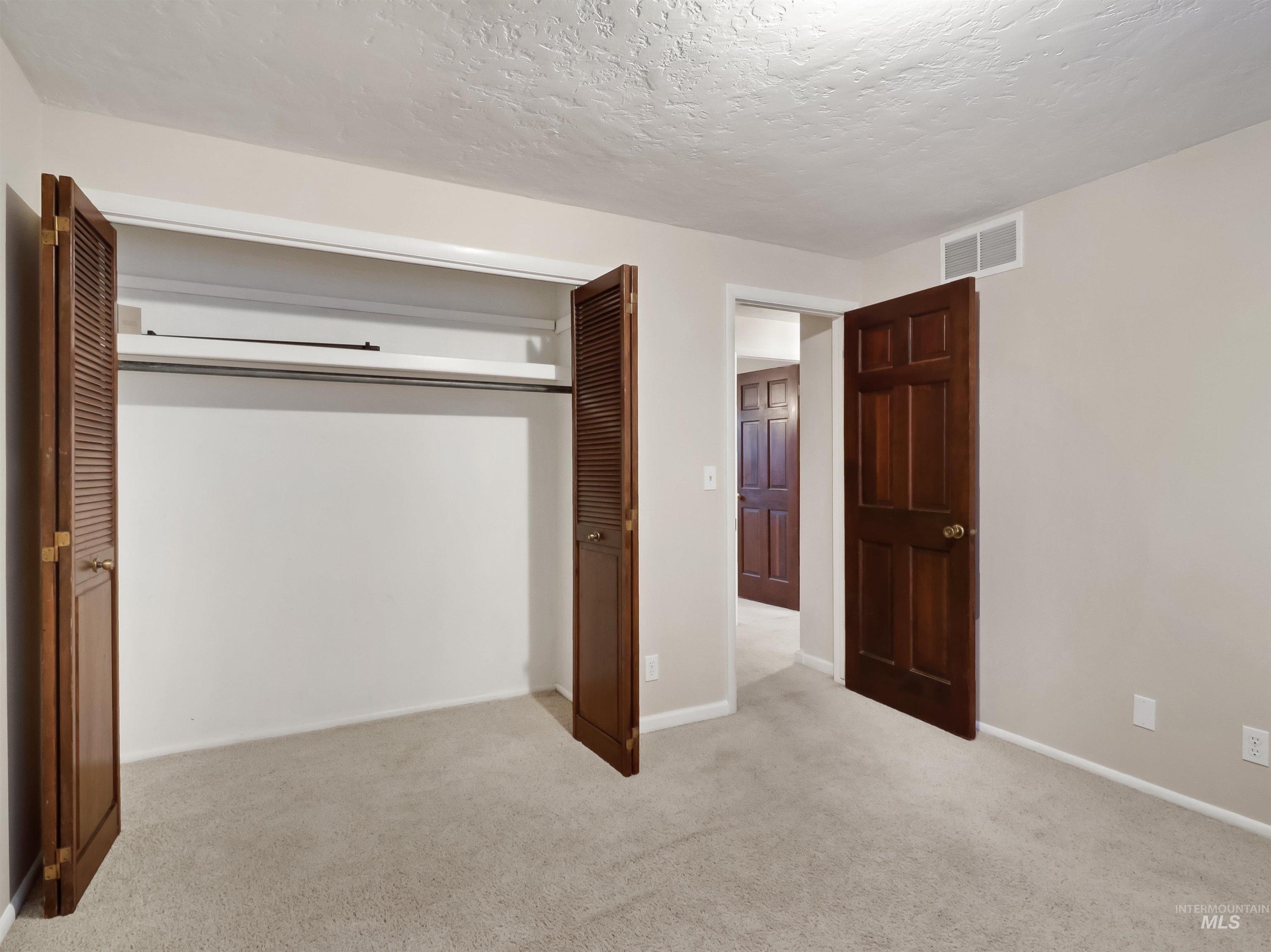 8828 W Goddard Pl, Boise, Idaho 83704, 5 Bedrooms Bedrooms, ,2 BathroomsBathrooms,Residential,For Sale,8828 W Goddard Pl,98867691