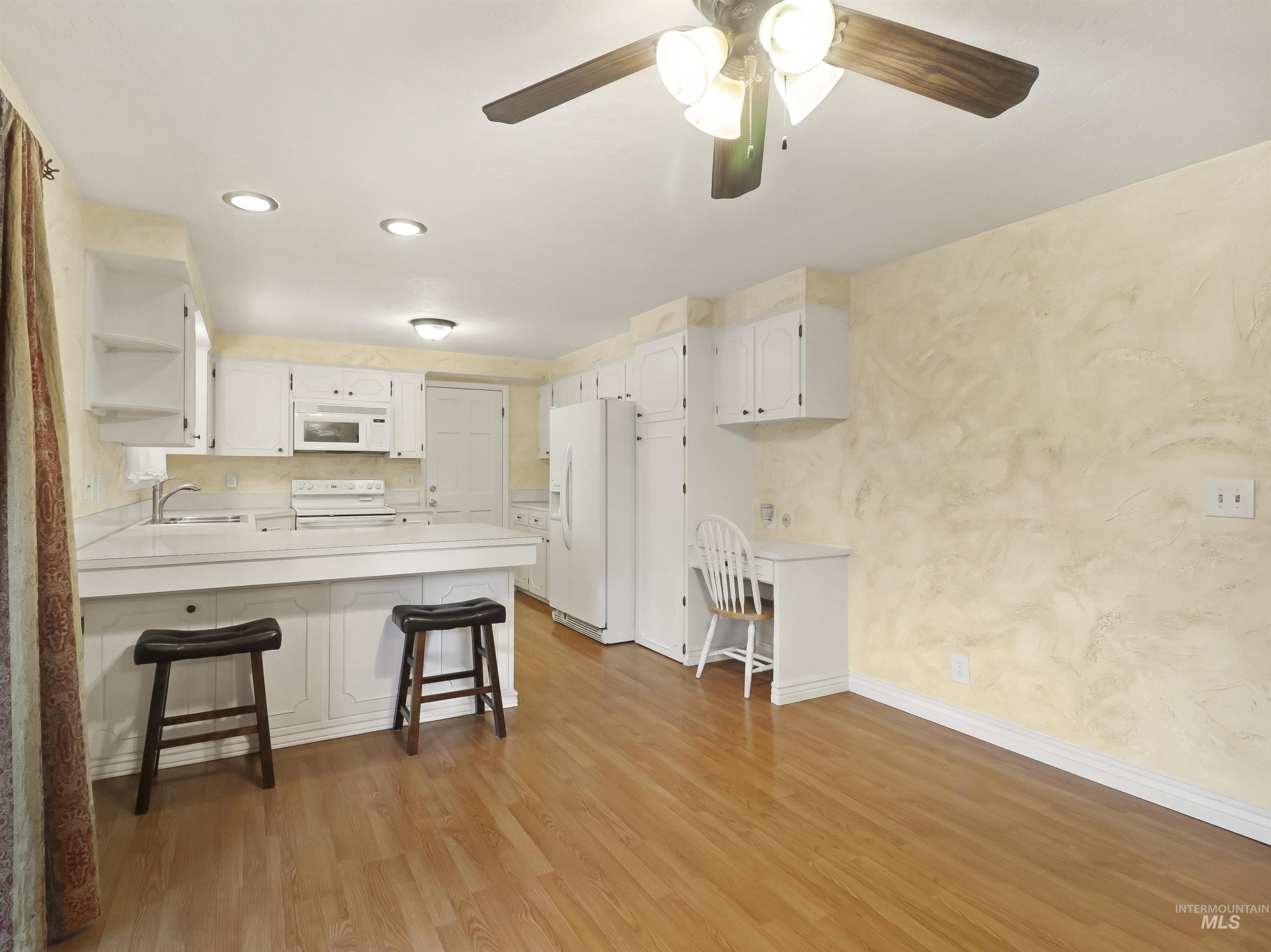 8828 W Goddard Pl, Boise, Idaho 83704, 5 Bedrooms Bedrooms, ,2 BathroomsBathrooms,Residential,For Sale,8828 W Goddard Pl,98867691