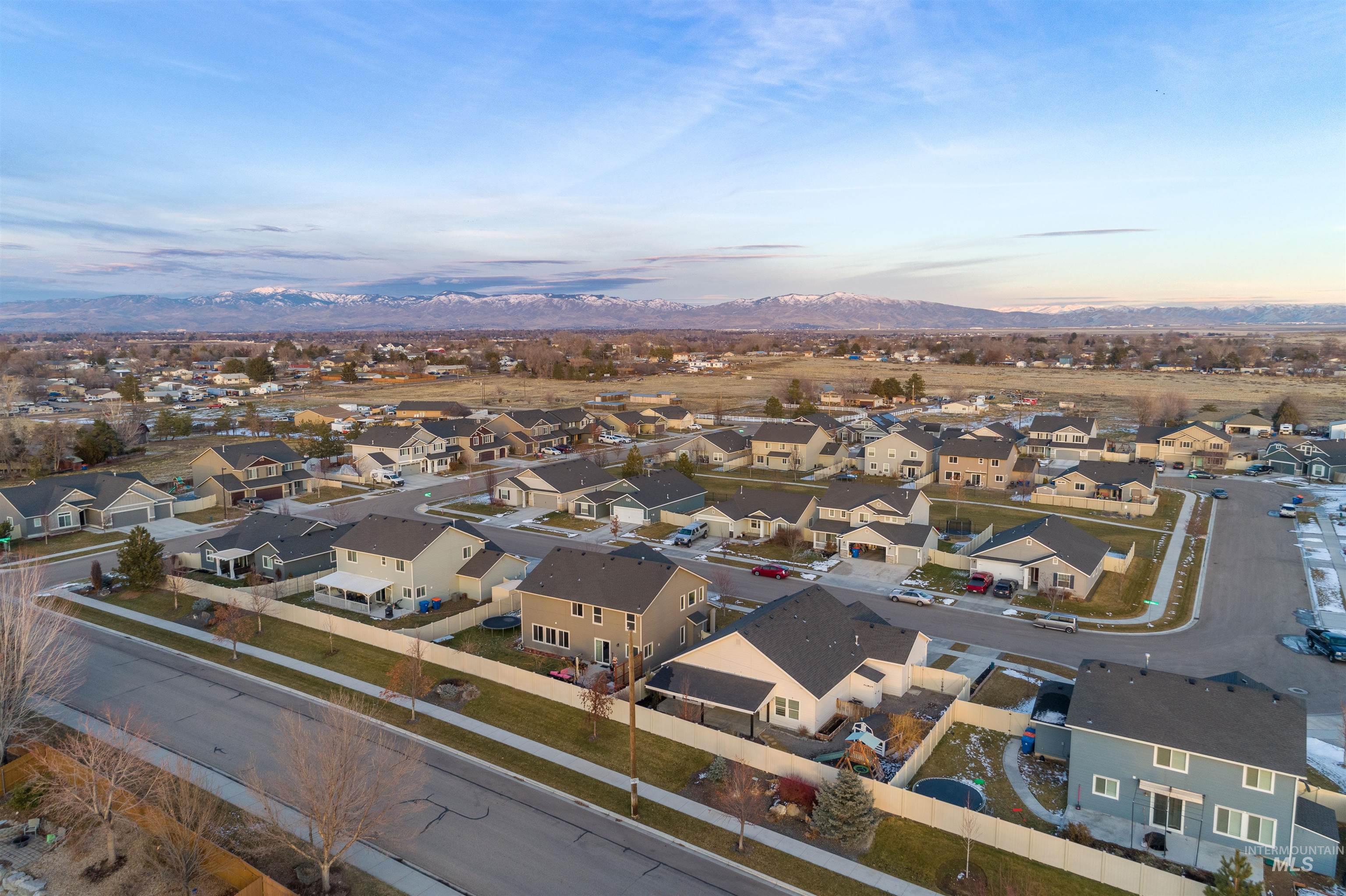 8137 S Red Shine Avenue, Boise, Idaho 83709, 3 Bedrooms Bedrooms, ,2 BathroomsBathrooms,Residential,For Sale,8137 S Red Shine Avenue,98867707