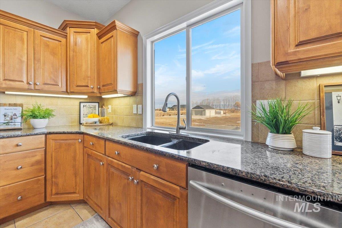 25404 Arroyo Ct, Caldwell, Idaho 83607, 5 Bedrooms Bedrooms, ,3.5 BathroomsBathrooms,Residential,For Sale,25404 Arroyo Ct,98867711