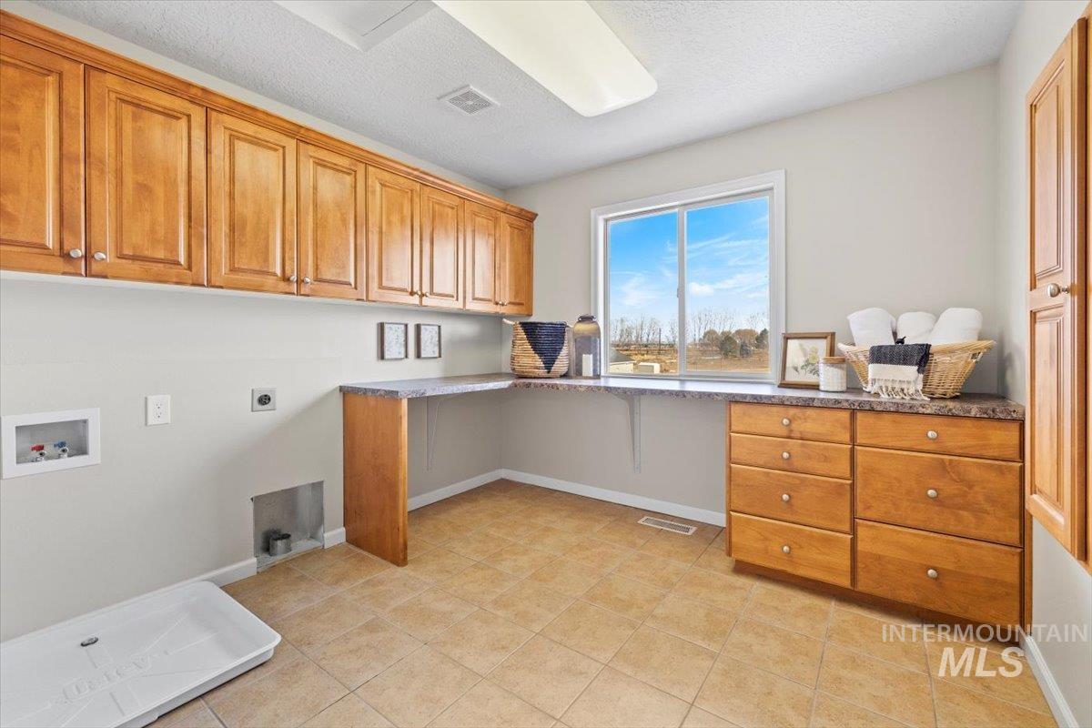 25404 Arroyo Ct, Caldwell, Idaho 83607, 5 Bedrooms Bedrooms, ,3.5 BathroomsBathrooms,Residential,For Sale,25404 Arroyo Ct,98867711