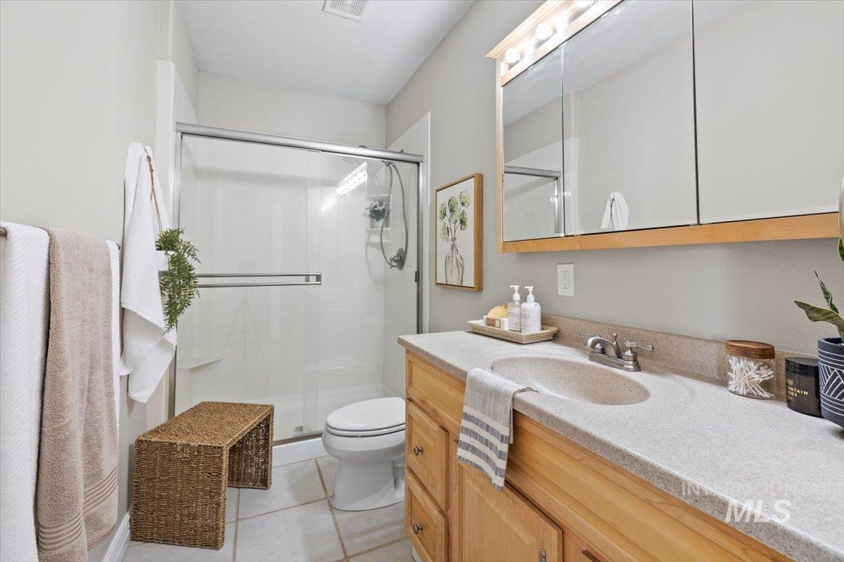 25404 Arroyo Ct, Caldwell, Idaho 83607, 5 Bedrooms Bedrooms, ,3.5 BathroomsBathrooms,Residential,For Sale,25404 Arroyo Ct,98867711