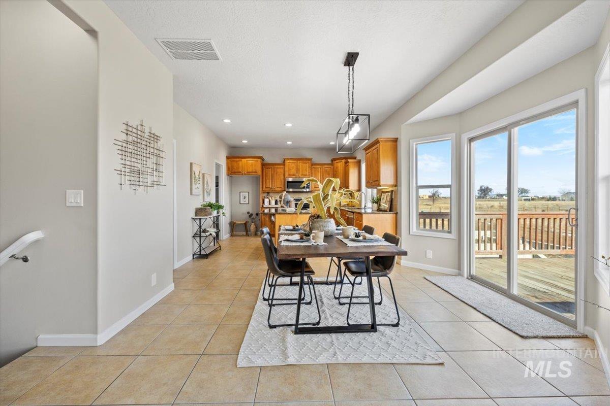 25404 Arroyo Ct, Caldwell, Idaho 83607, 5 Bedrooms Bedrooms, ,3.5 BathroomsBathrooms,Residential,For Sale,25404 Arroyo Ct,98867711