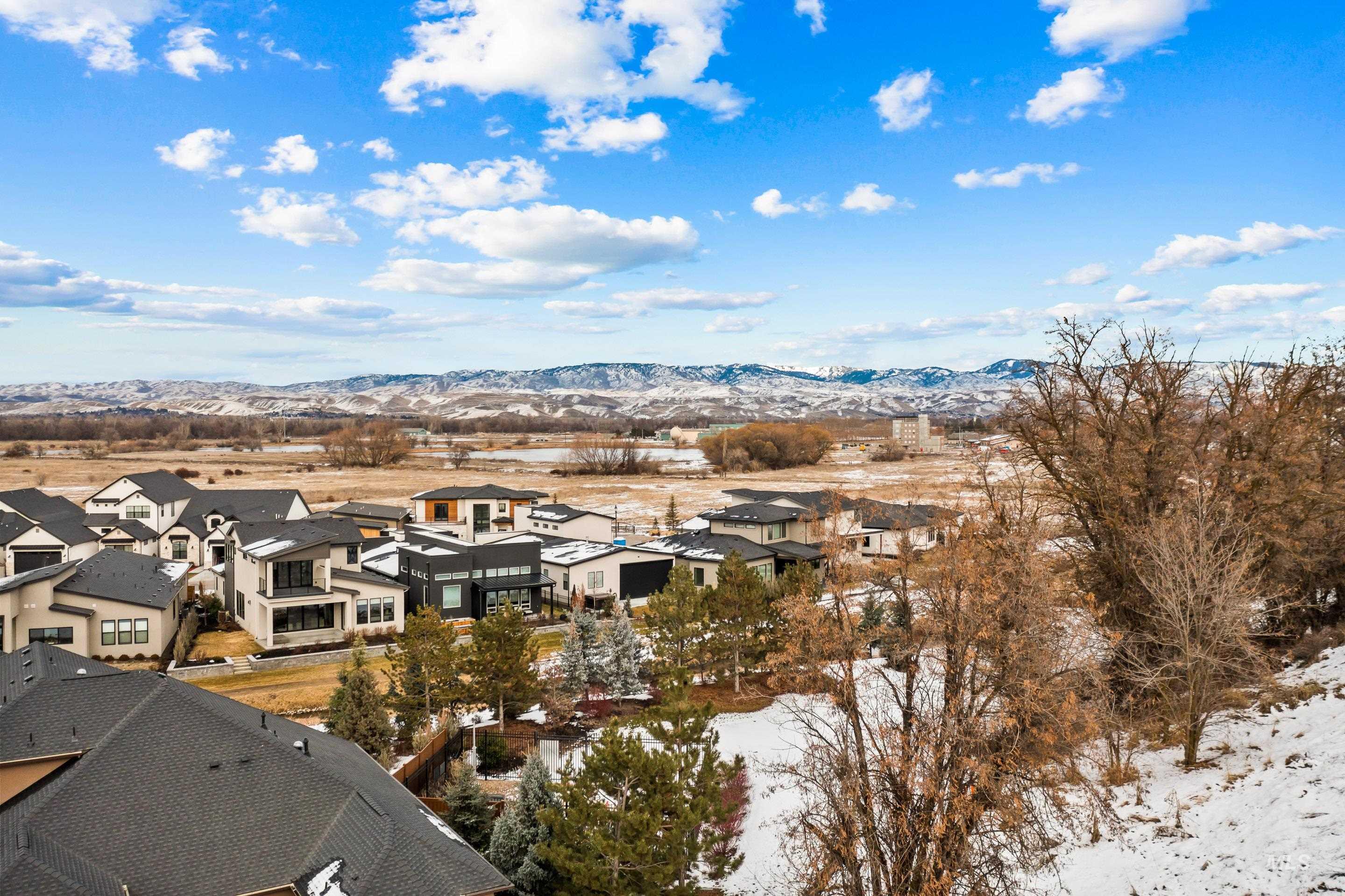 909 E Joplin Lane, Eagle, Idaho 83616, 3 Bedrooms Bedrooms, ,4 BathroomsBathrooms,Residential,For Sale,909 E Joplin Lane,98867732