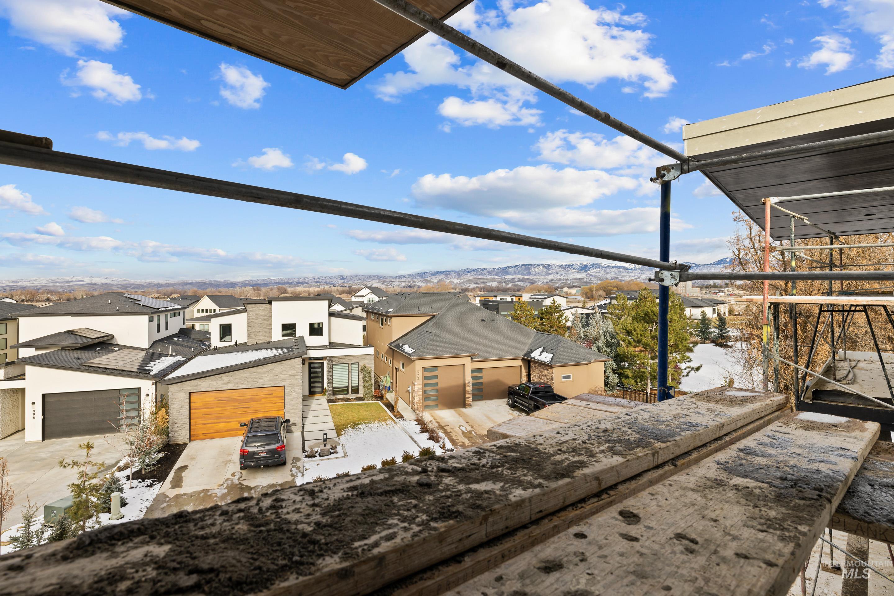 909 E Joplin Lane, Eagle, Idaho 83616, 3 Bedrooms Bedrooms, ,4 BathroomsBathrooms,Residential,For Sale,909 E Joplin Lane,98867732