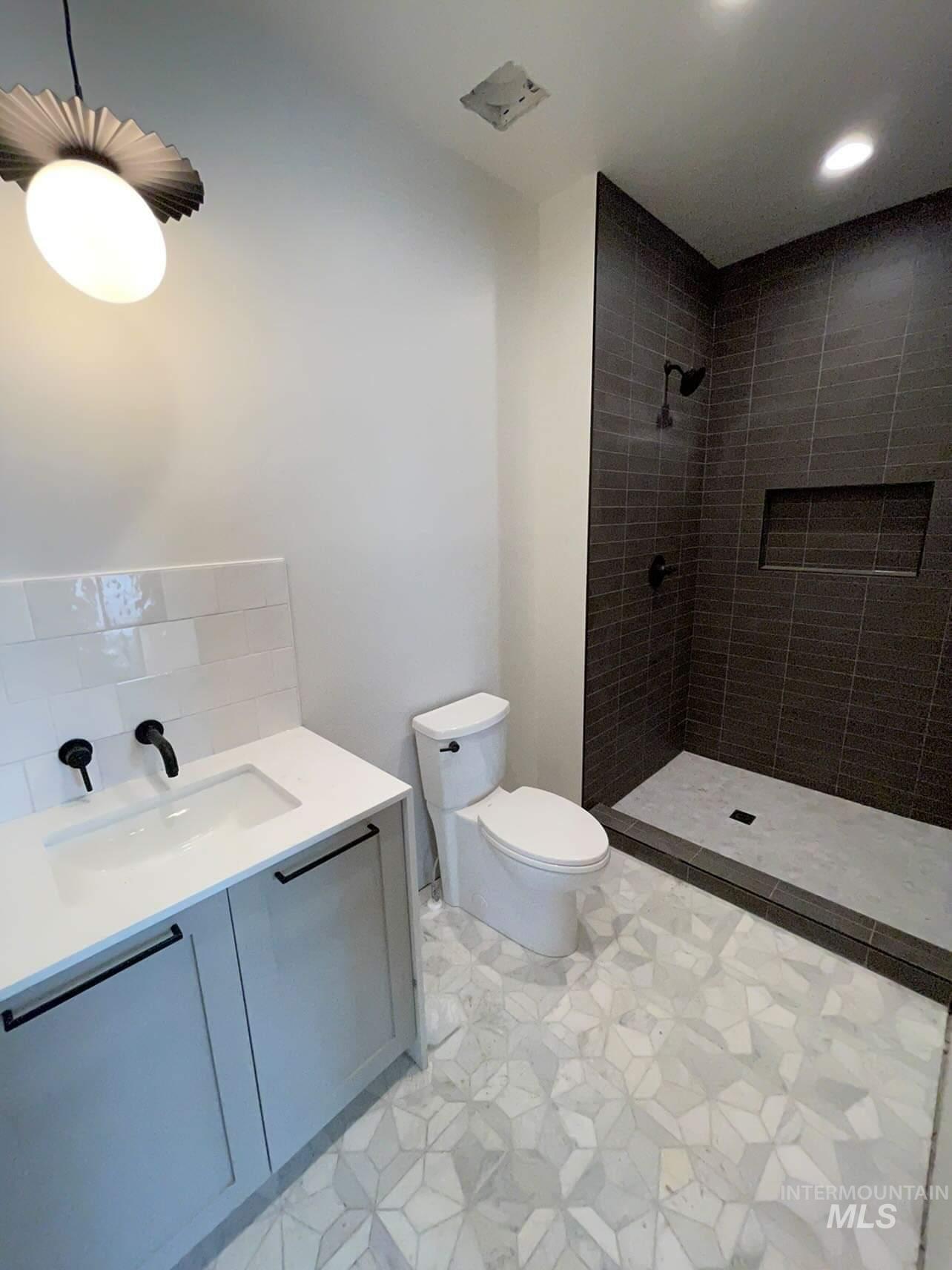 909 E Joplin Lane, Eagle, Idaho 83616, 3 Bedrooms Bedrooms, ,4 BathroomsBathrooms,Residential,For Sale,909 E Joplin Lane,98867732