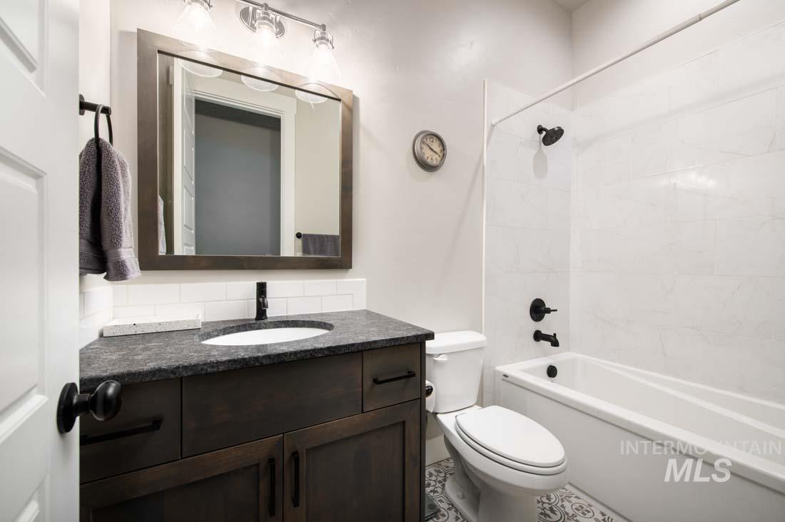 8351 W Brooks Dr, Boise, Idaho 83714, ,3 BathroomsBathrooms,Rental,For Sale,8351 W Brooks Dr,98867740