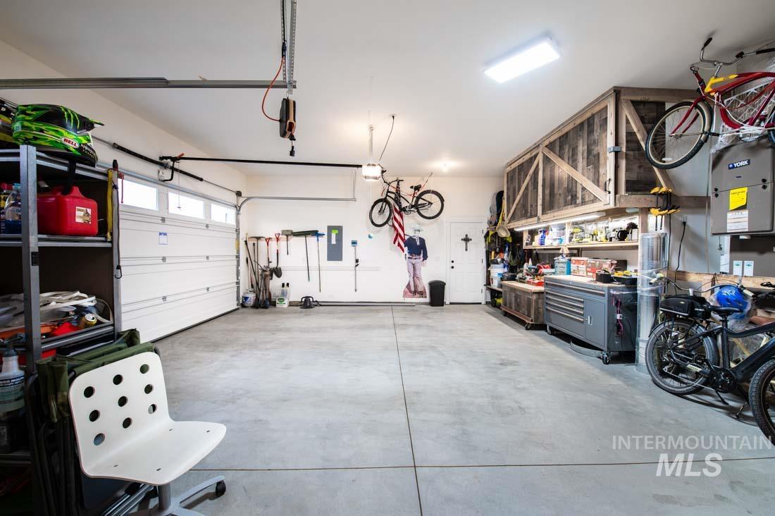 8351 W Brooks Dr, Boise, Idaho 83714, ,3 BathroomsBathrooms,Rental,For Sale,8351 W Brooks Dr,98867740