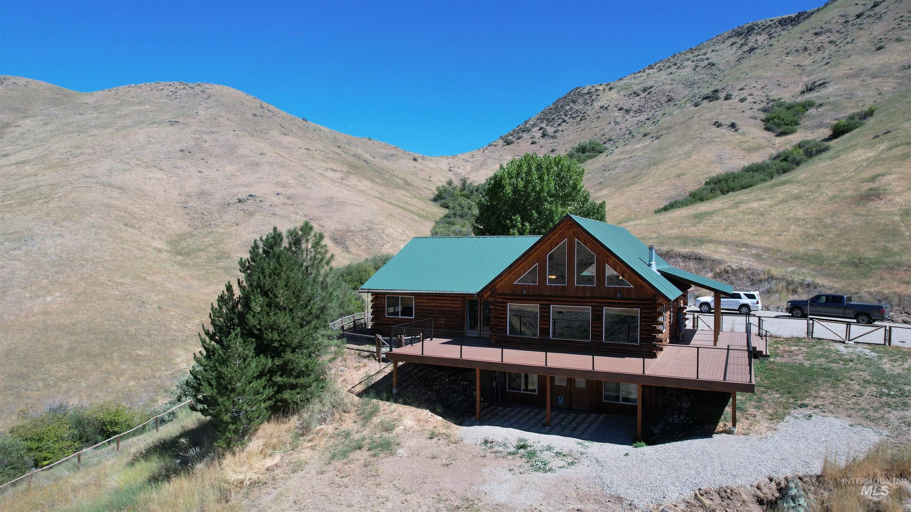 4 Dusty Trail, Horseshoe Bend, Idaho 83629, 3 Bedrooms, 3 Bathrooms, Residential For Sale, Price $890,000, 98885227