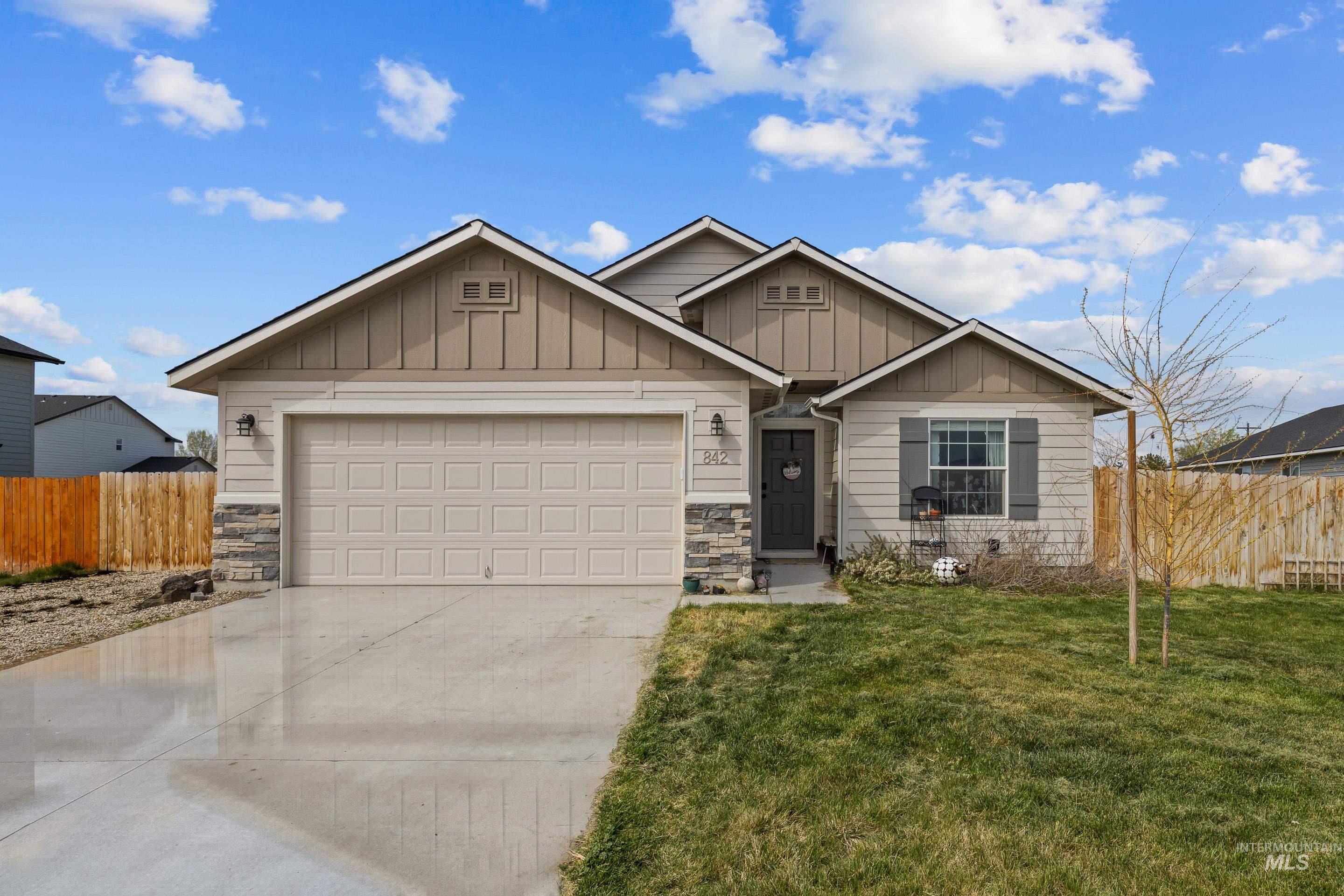 842 SW Levant Way, Mountain Home, Idaho 83647, 3 Bedrooms, 2 Bathrooms, Residential For Sale, Price $395,000,MLS 98908204