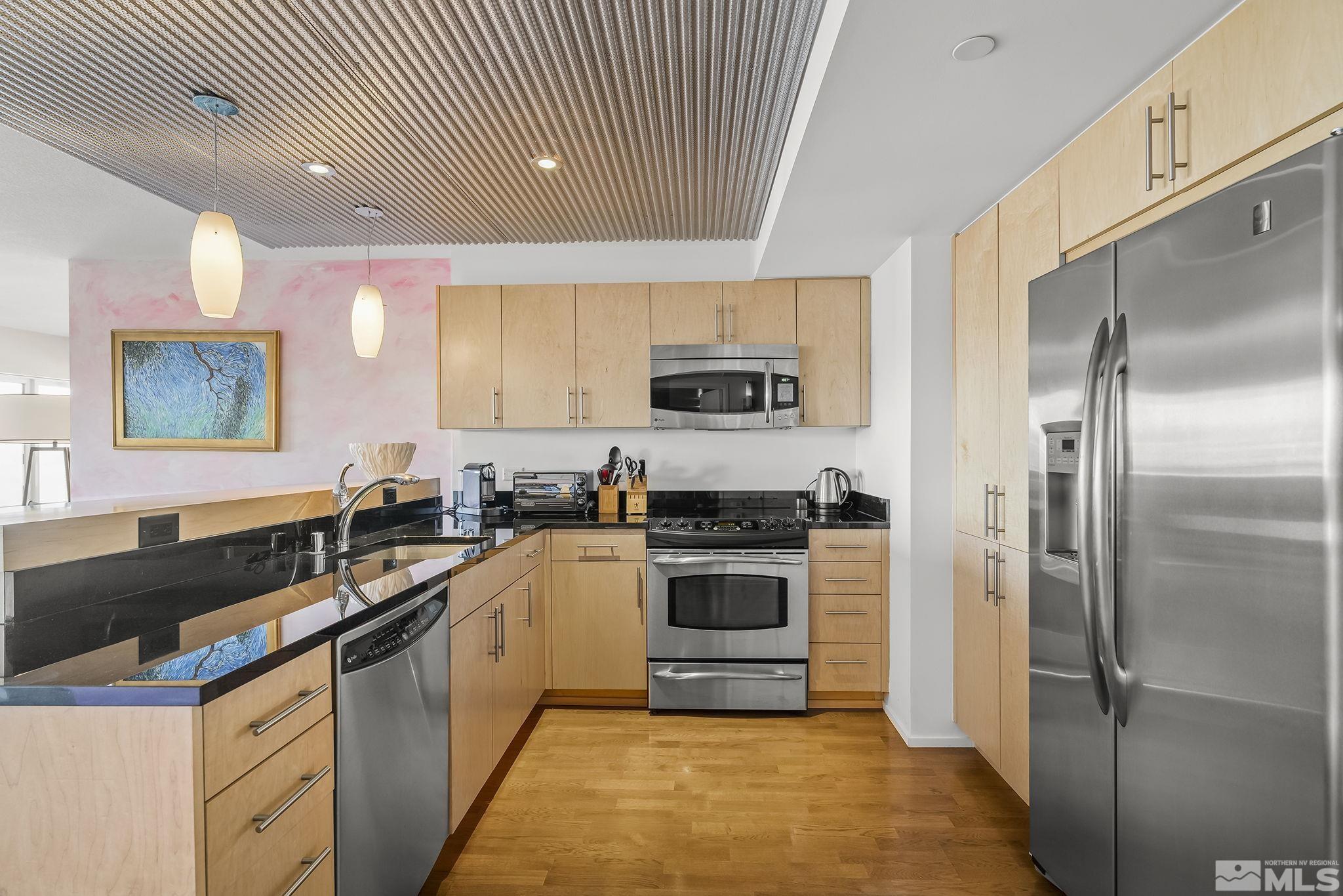 Photo #5: 230002698 Listing 