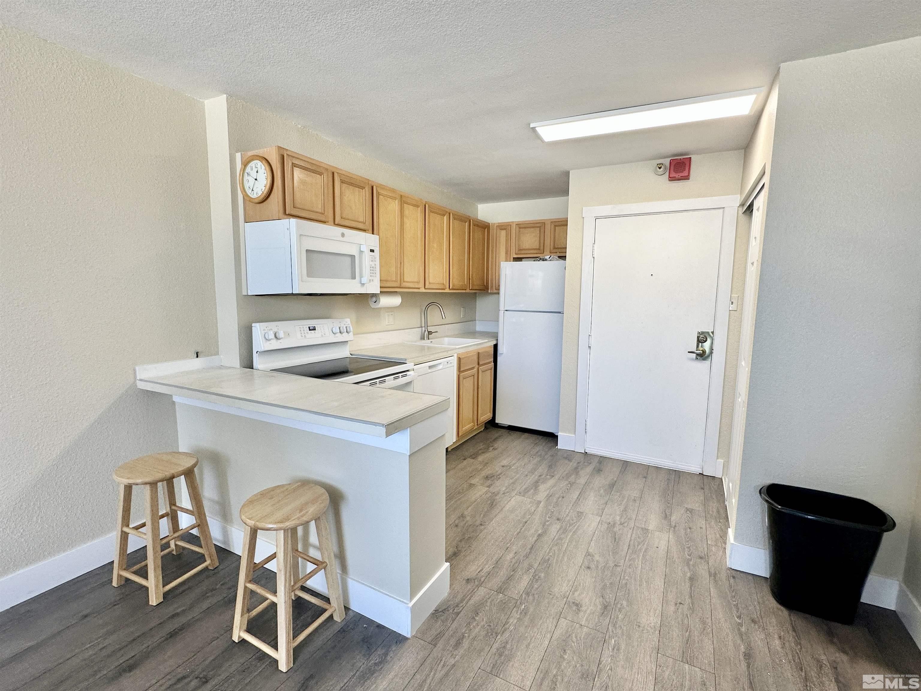 More Details about MLS # 230010714 : 567 W 4TH ST #506