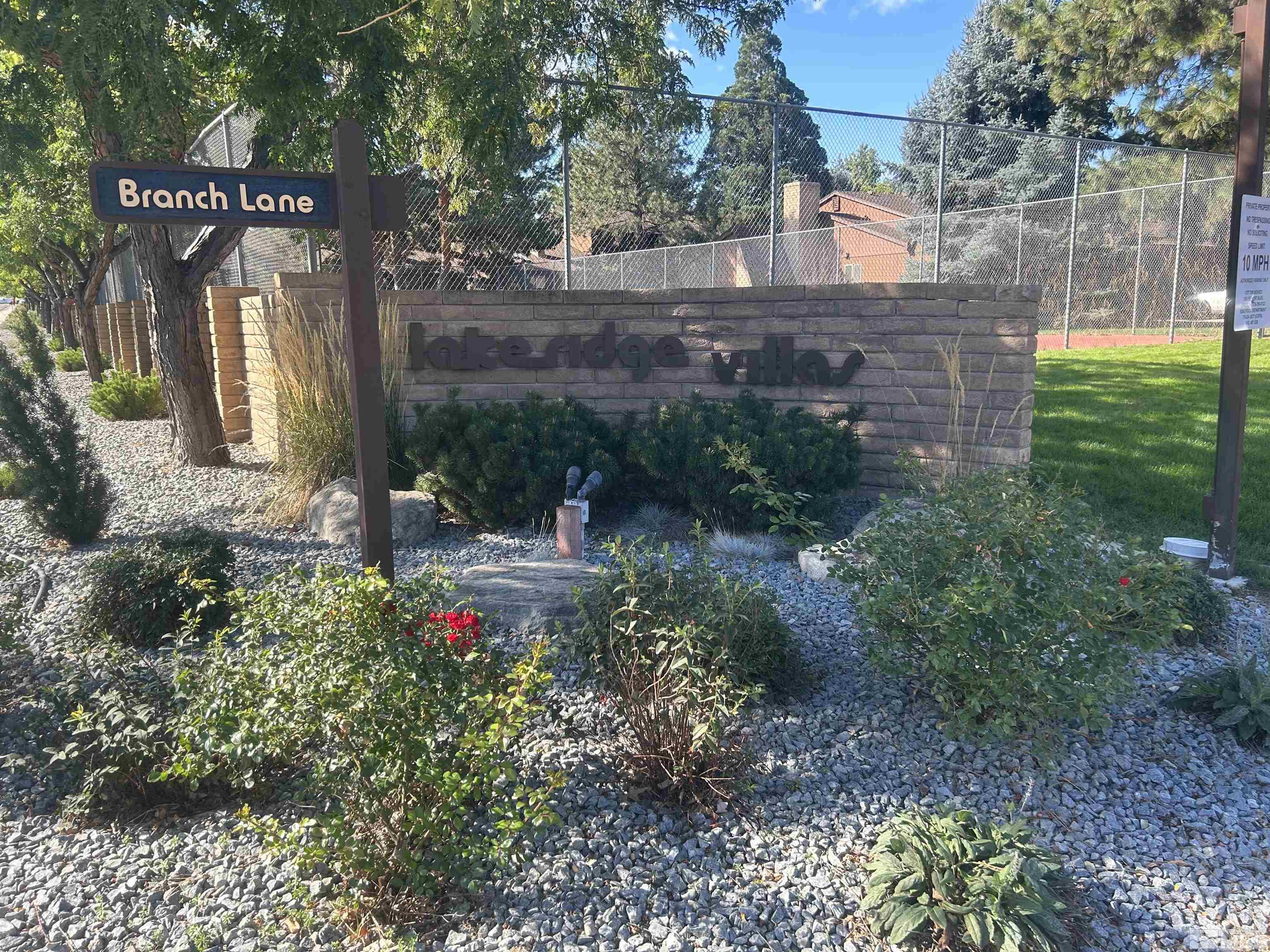 Browse active condo listings in LAKERIDGE VILLAS