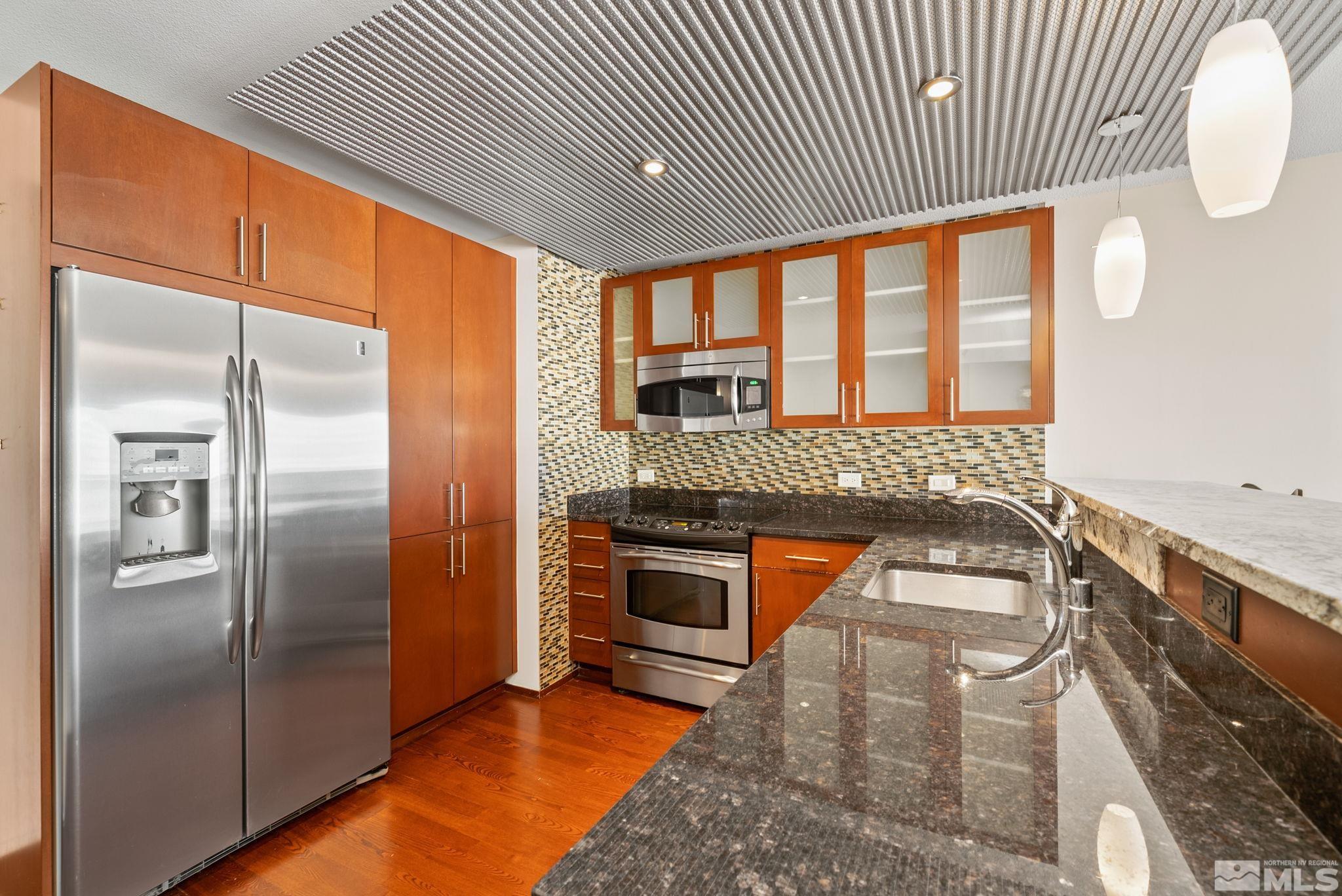 Photo #3: 240002225 Listing 