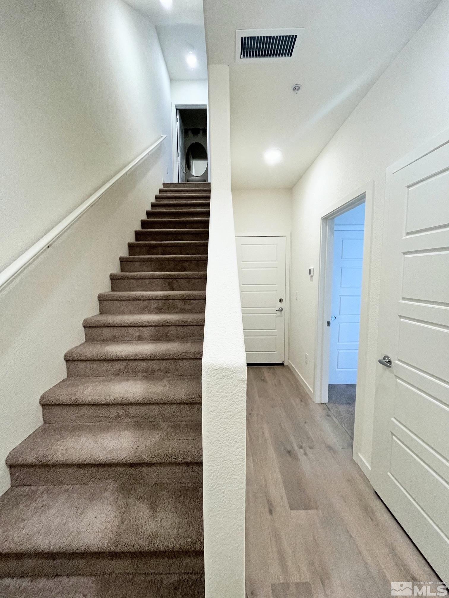 Photo #3: 240007495 Listing 