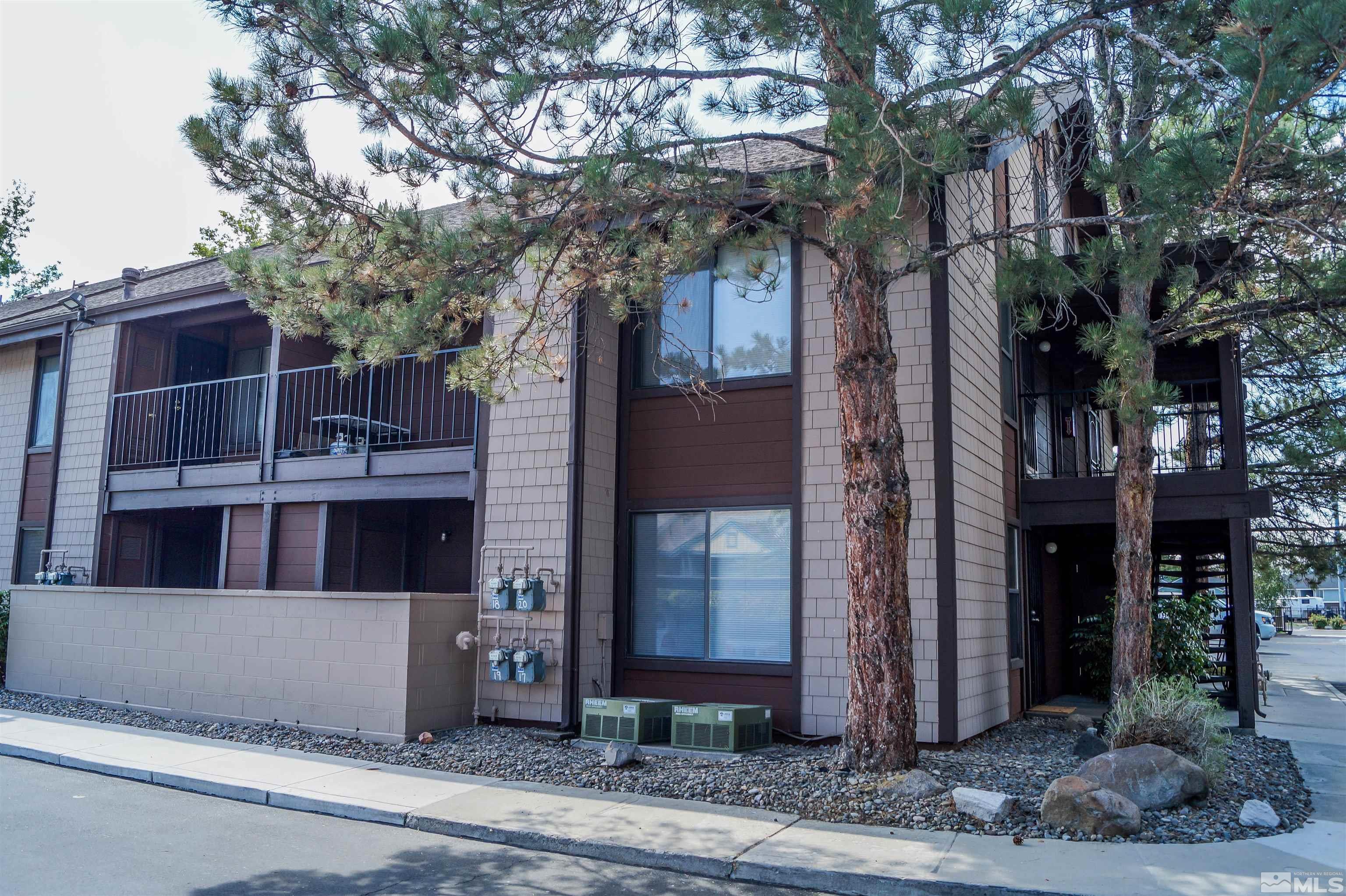 Photo #2: 240008960 Listing 