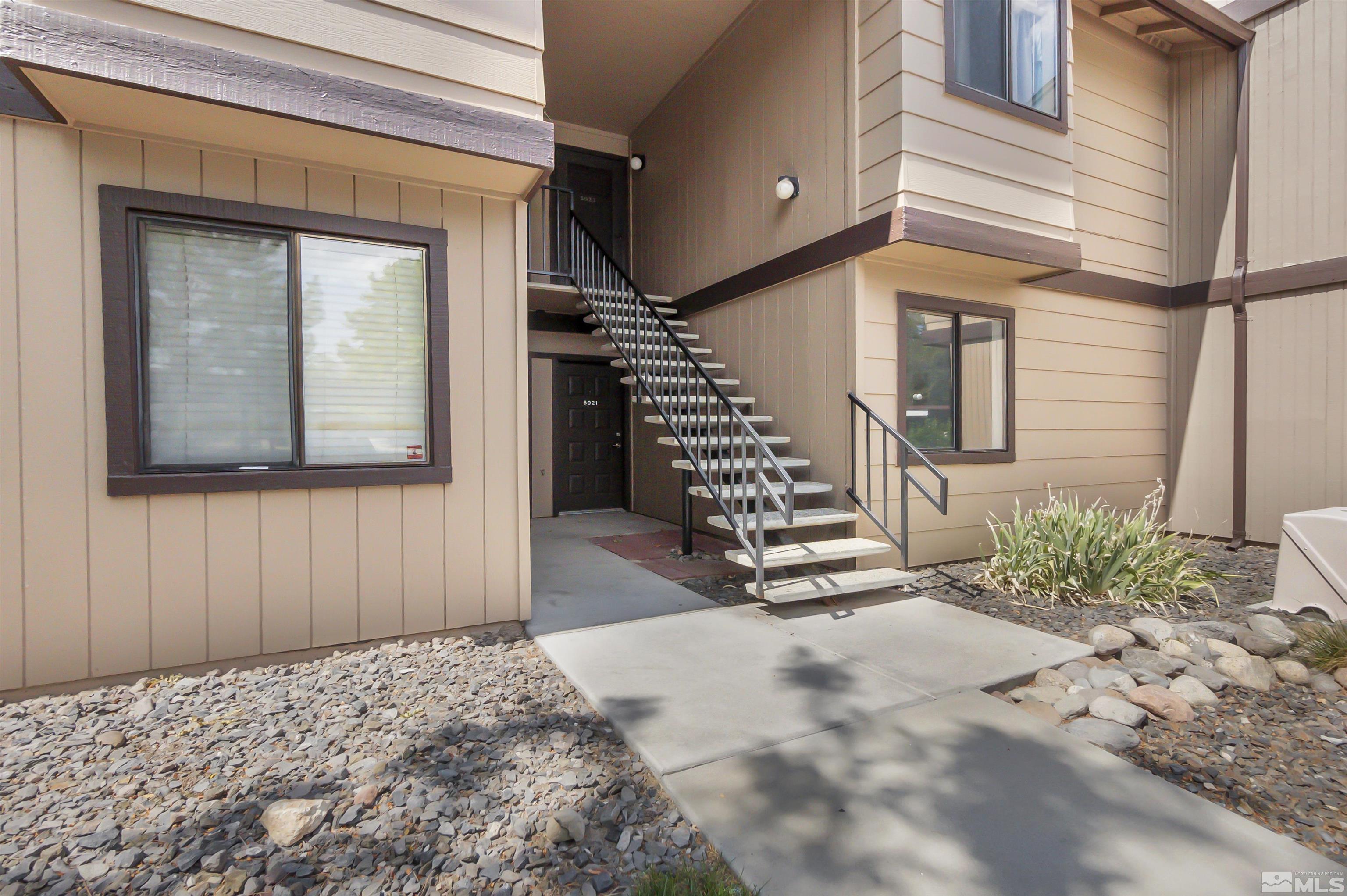 Photo #3: 240011651 Listing 