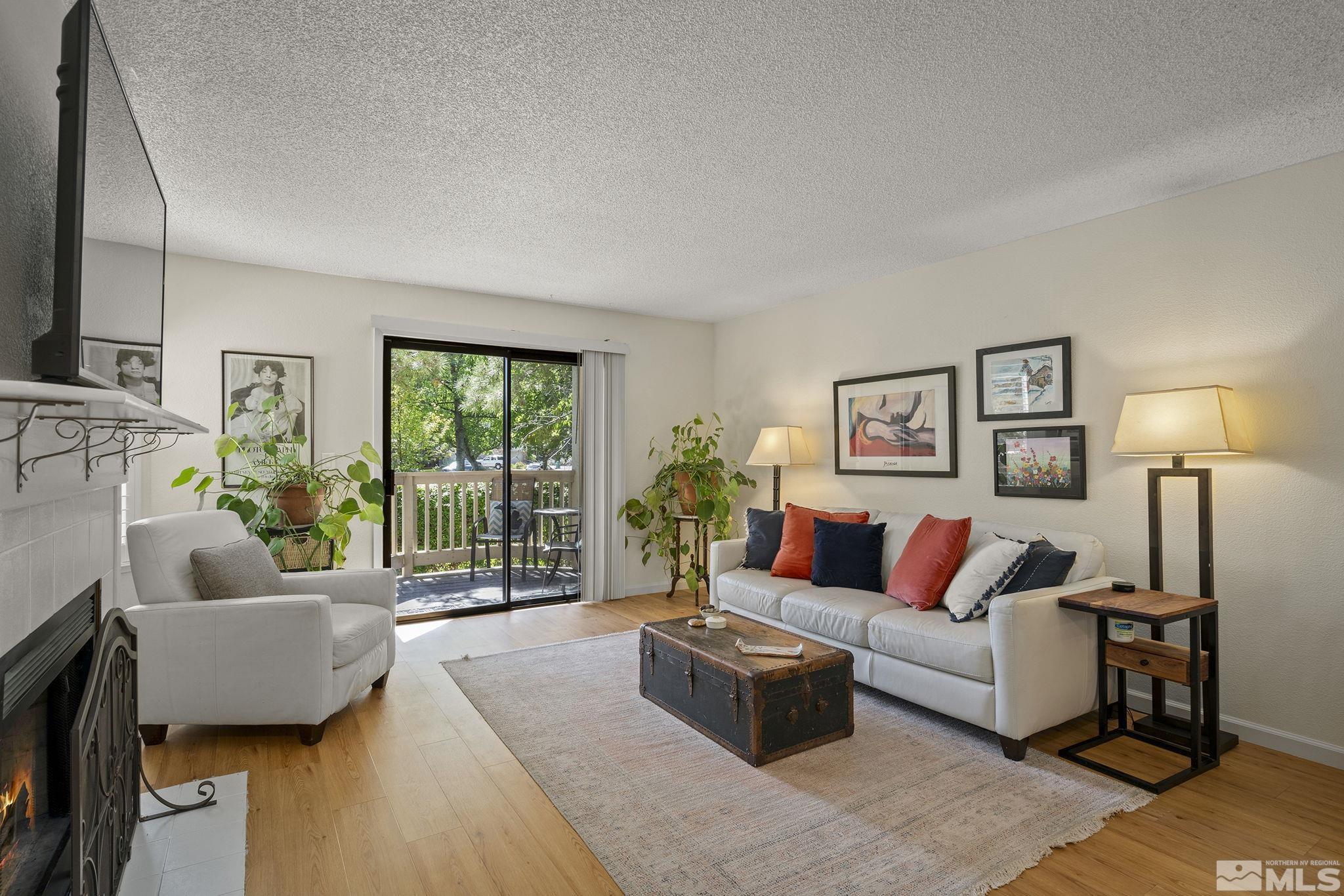 Photo #2: 240012568 Listing 